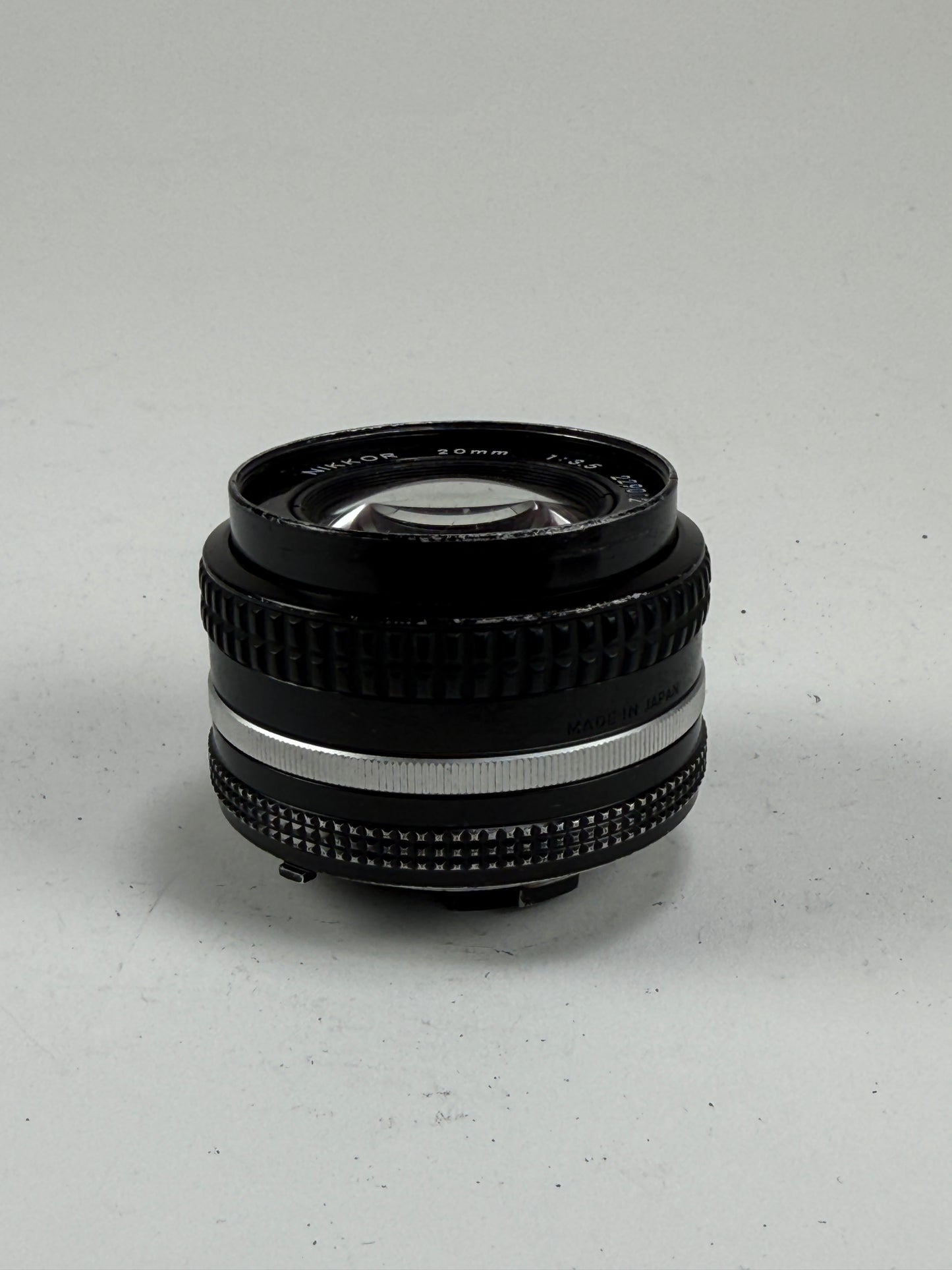 Nikon Ai-S AiS NIKKOR 20mm f3.5 MF Ultra Wide Angle Prime Lens