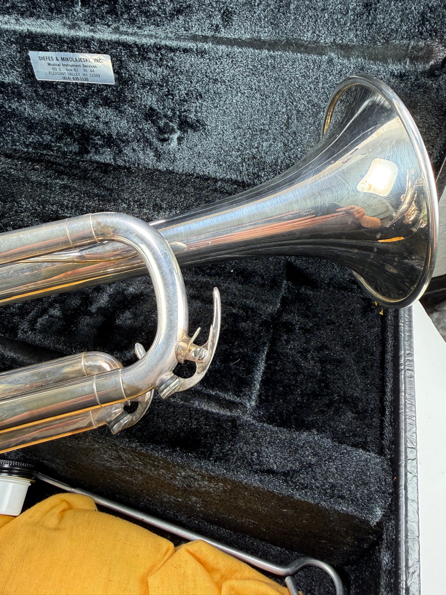 Yamaha Silver Trumpet YTR4320ST with case and 11C4-7C mouthpiece