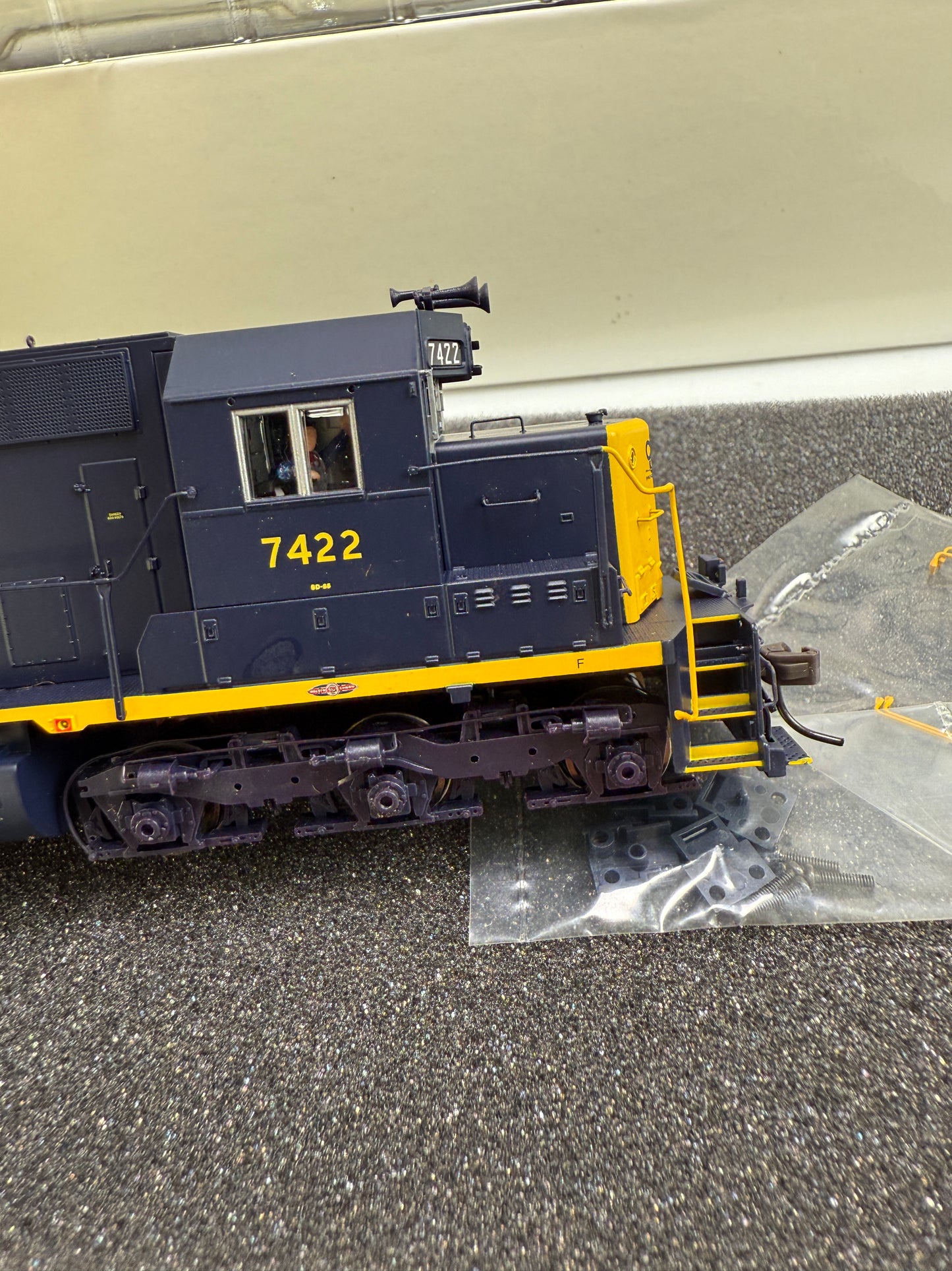 ATLAS master gold 7039 Chesapeake & Ohio 7422 SD35 low nose locomotive w/ DCC & Sound