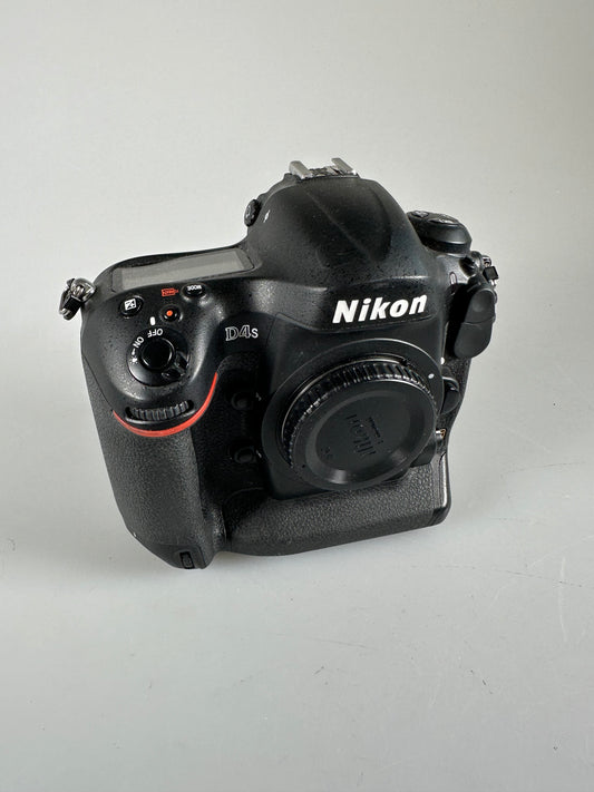 Nikon D4S DSLR 16.2MP Digital Camera Body full frame SC: 184k