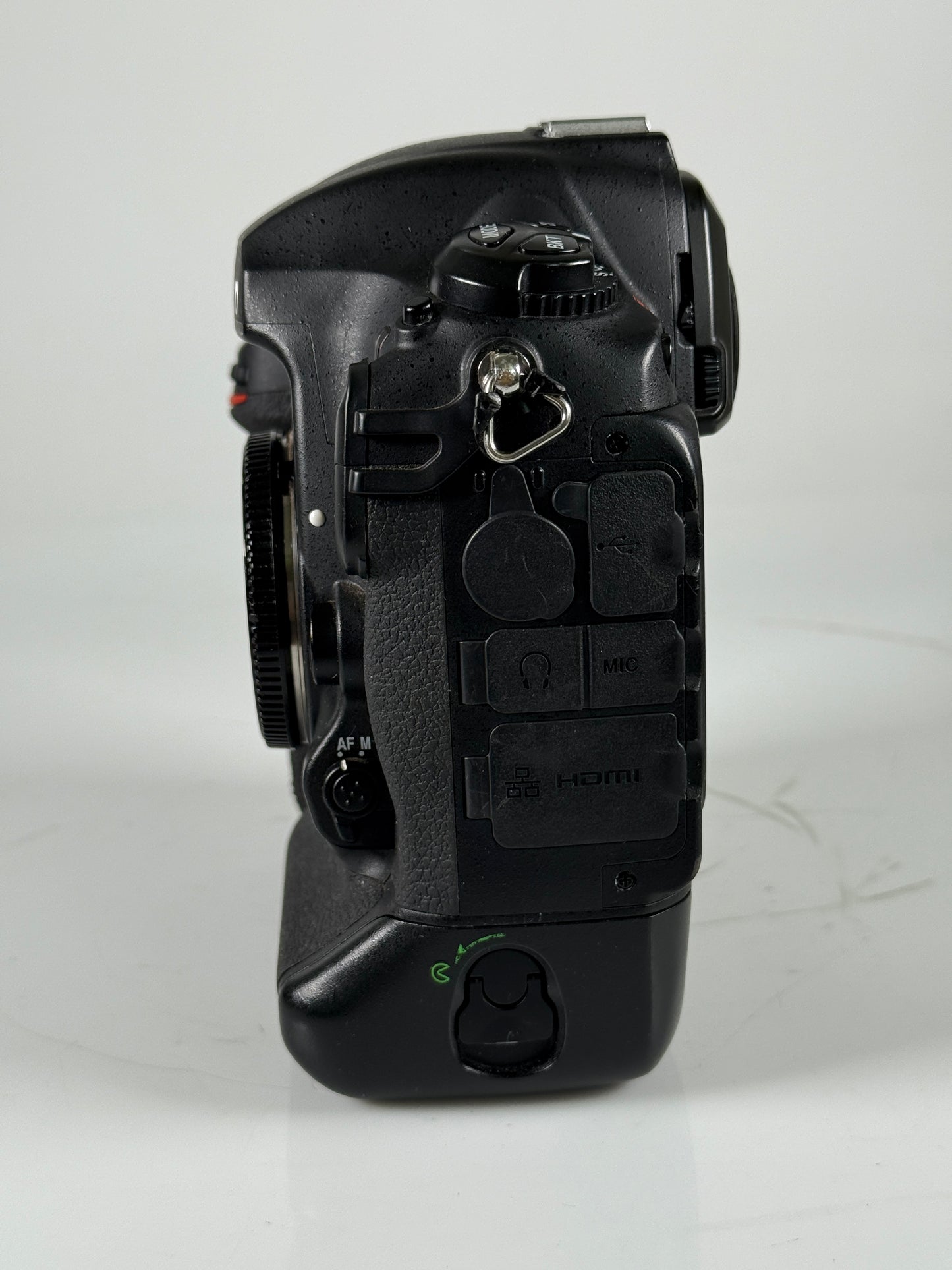 Nikon D5 Digital Camera 20.8MP DSLR Camera Body (Dual XQD Slots) D5-a