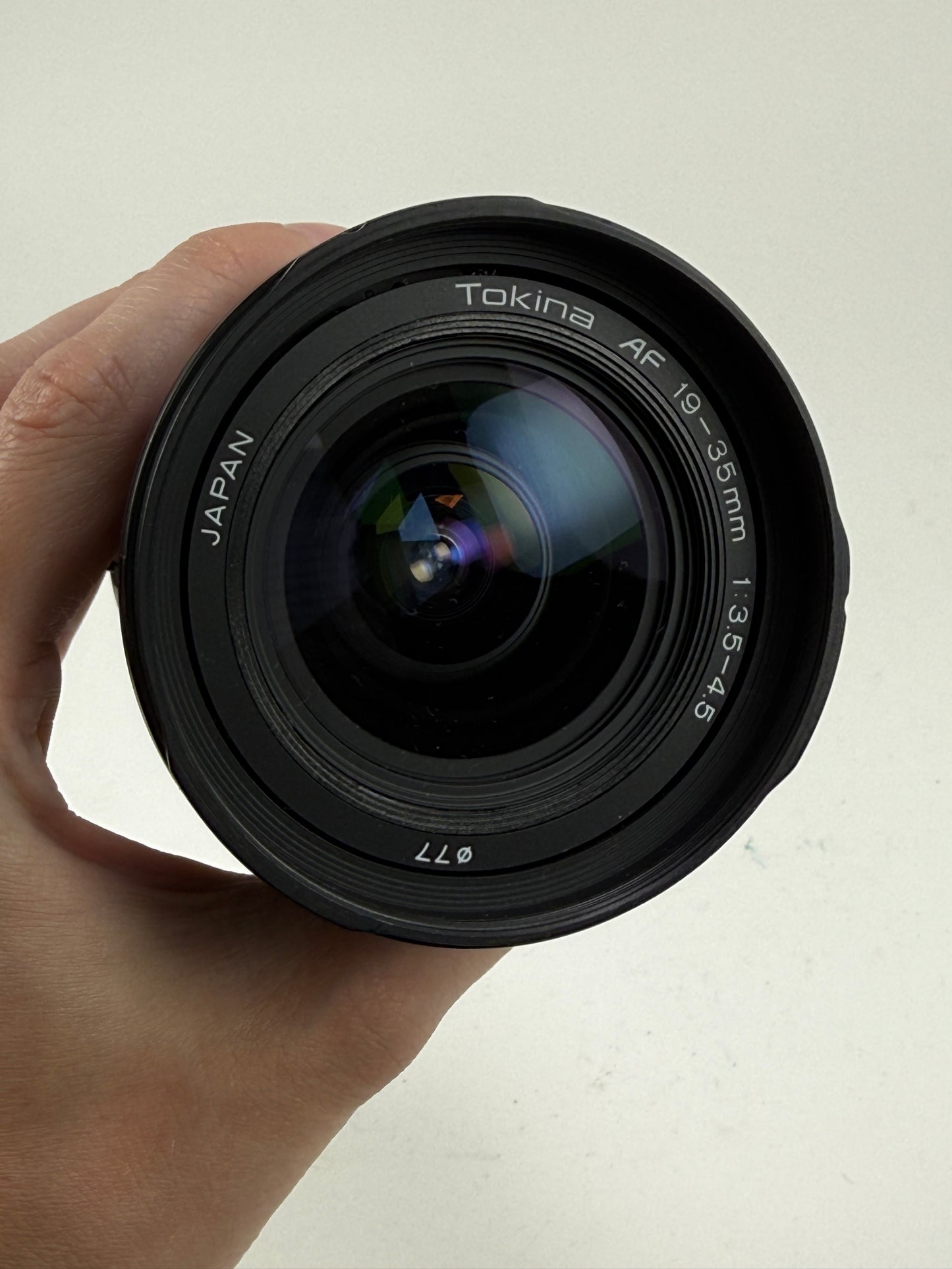 Tokina AF 19-35mm f3.5-4.5 Wide Zoom Lens for Canon EF