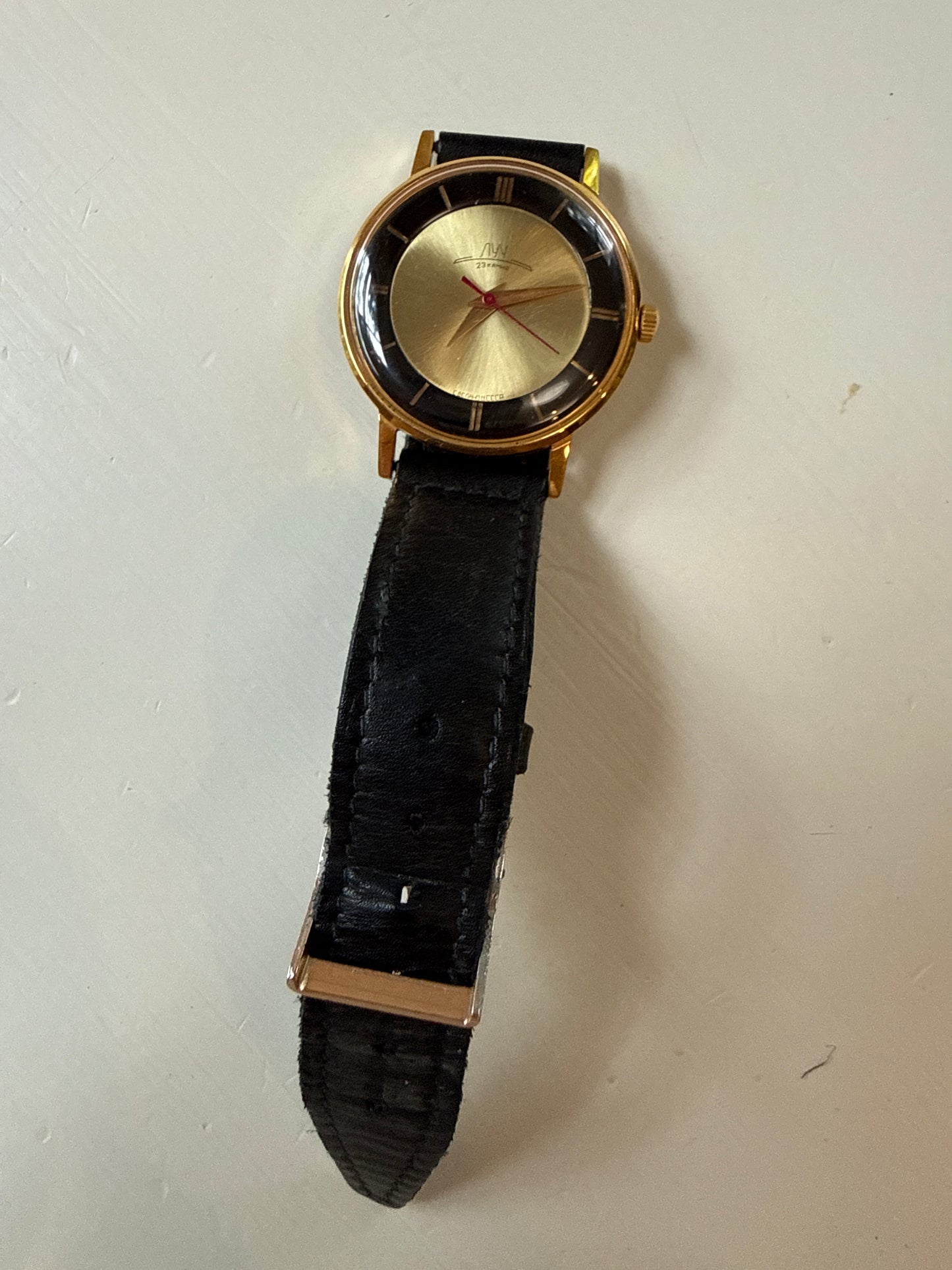 Luch de Luxe Ultra Slim Wrist Watch Soviet Men's Vintage Mechanical Watch USSR