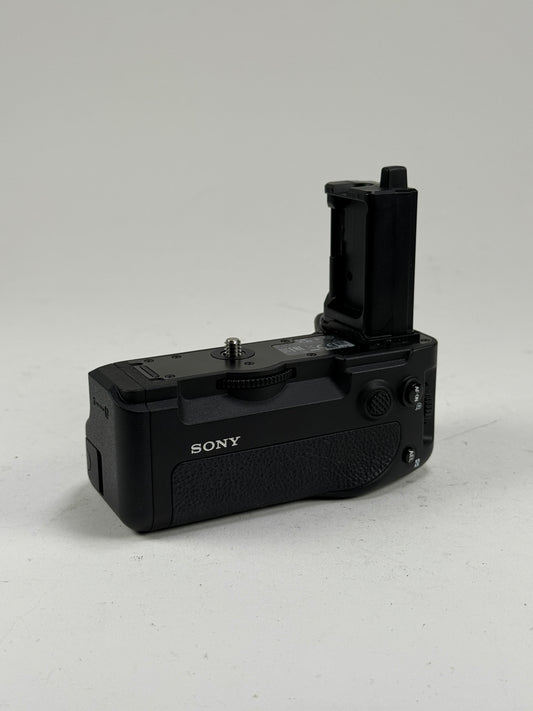 SONY VG-C4EM Vertical Grip (for a7R IV/a9 II Cameras)