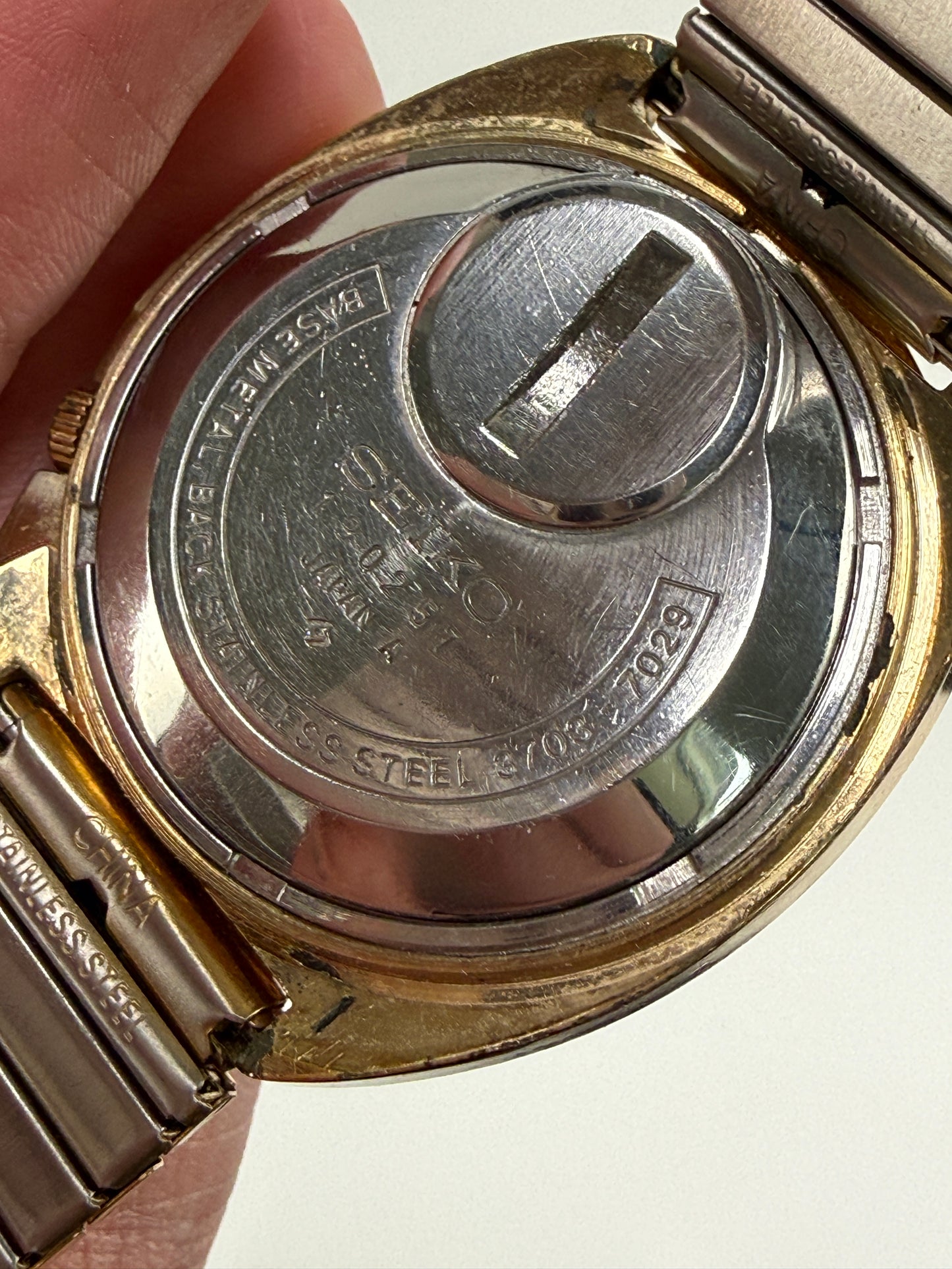 Seiko Electronic EL-370 Watch Men 38mm Champagne Dial Gold Tone Daydate