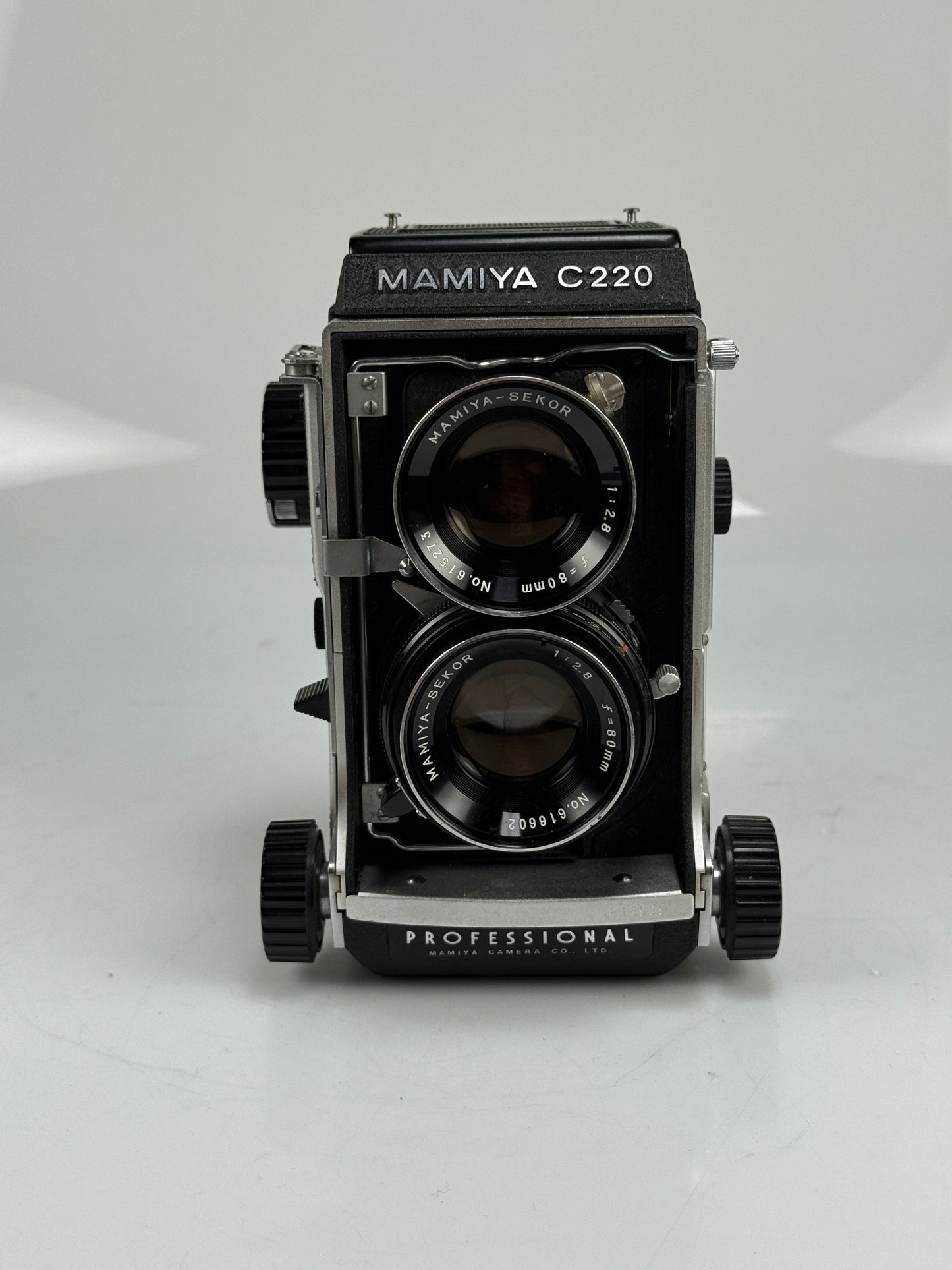 Mamiya C220 Pro TLR medium format Film camera kit 80mm f2.8