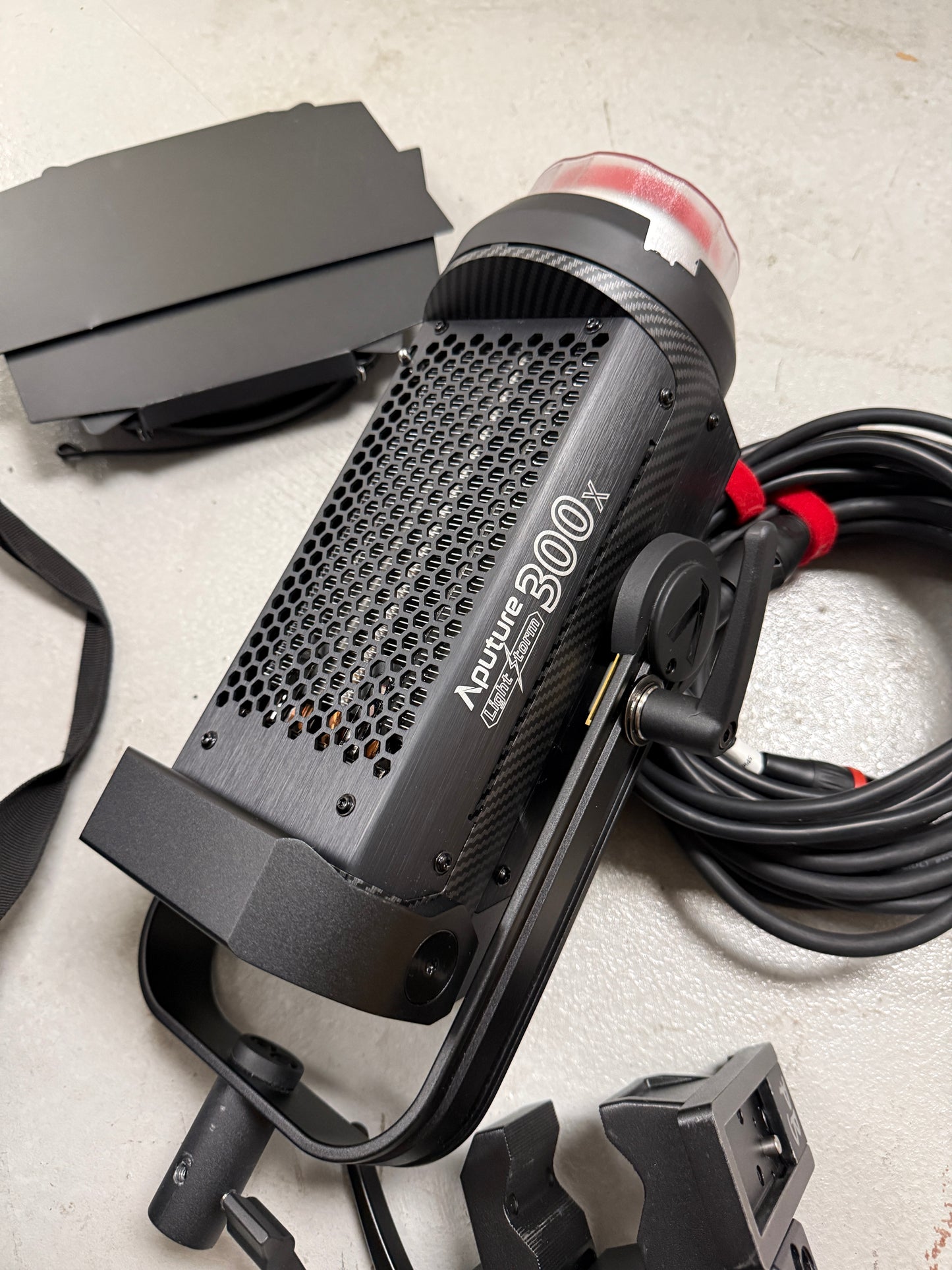 Aputure Light Storm 300x Bi-color LED Light Kit V Mount w/ Aputure 2x Fresnel