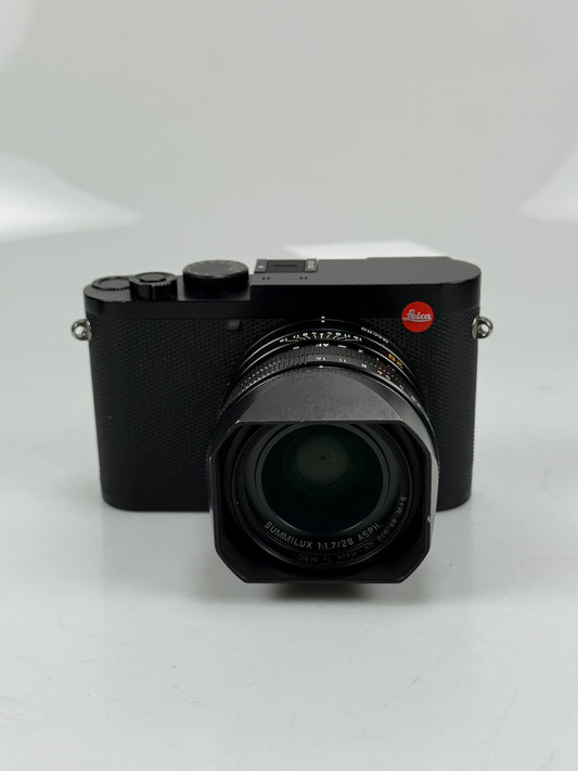 Leica Q2 Digital Camera 47.3MP w/28mm f1.7 ASPH Summilux Lens #19050