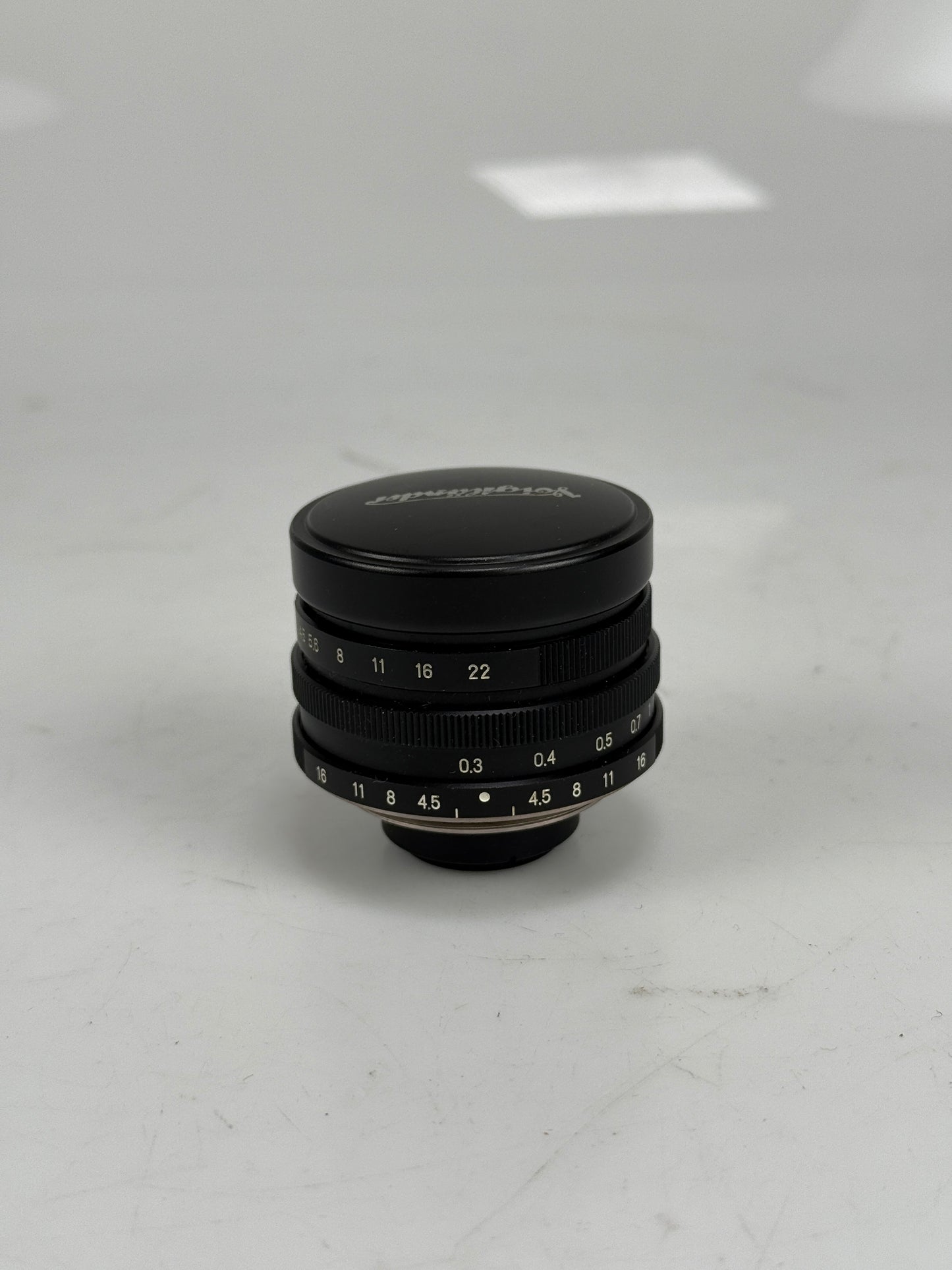 Voigtlander Super Wide-Heliar 15mm f4.5 Aspherical Lens L39 LTM with finder