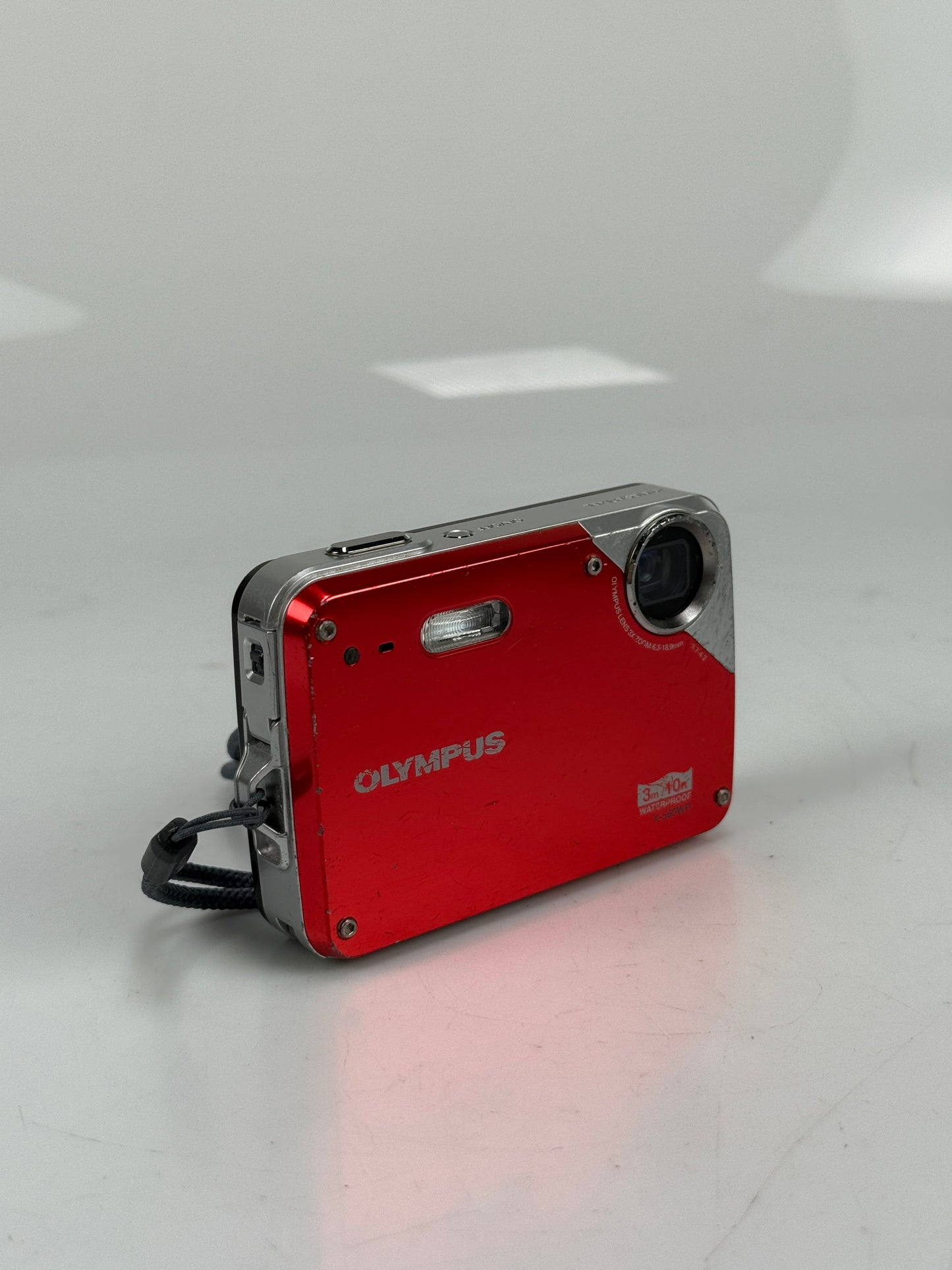 Olympus X-560WP Waterproof Digital Camera 10mp