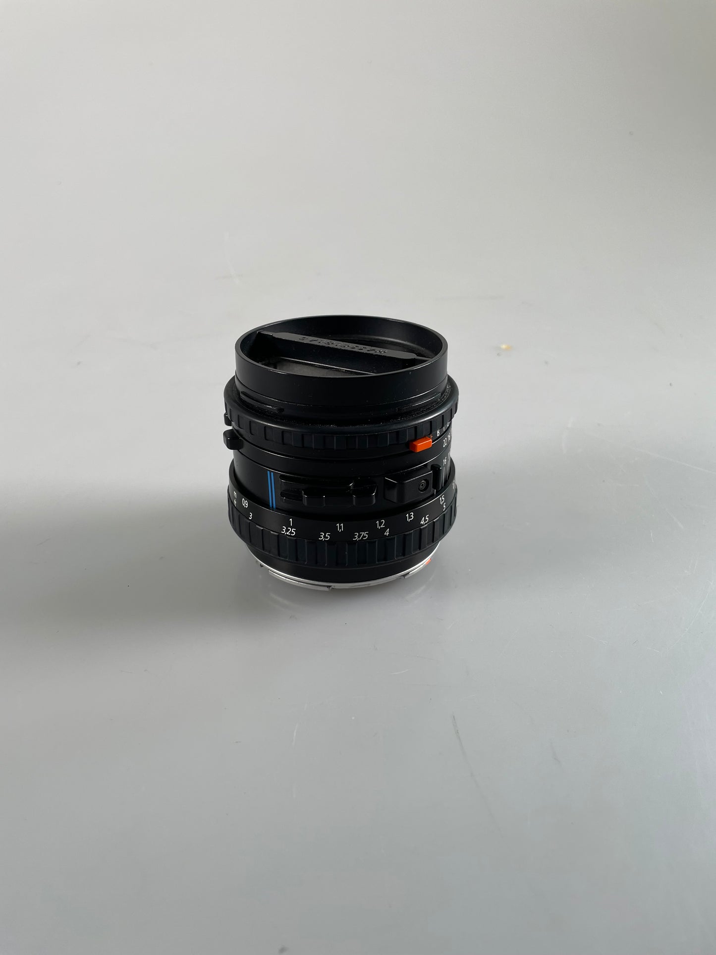 Hasselblad Carl Zeiss Planar T* 80mm F2.8 CFE camera Lens