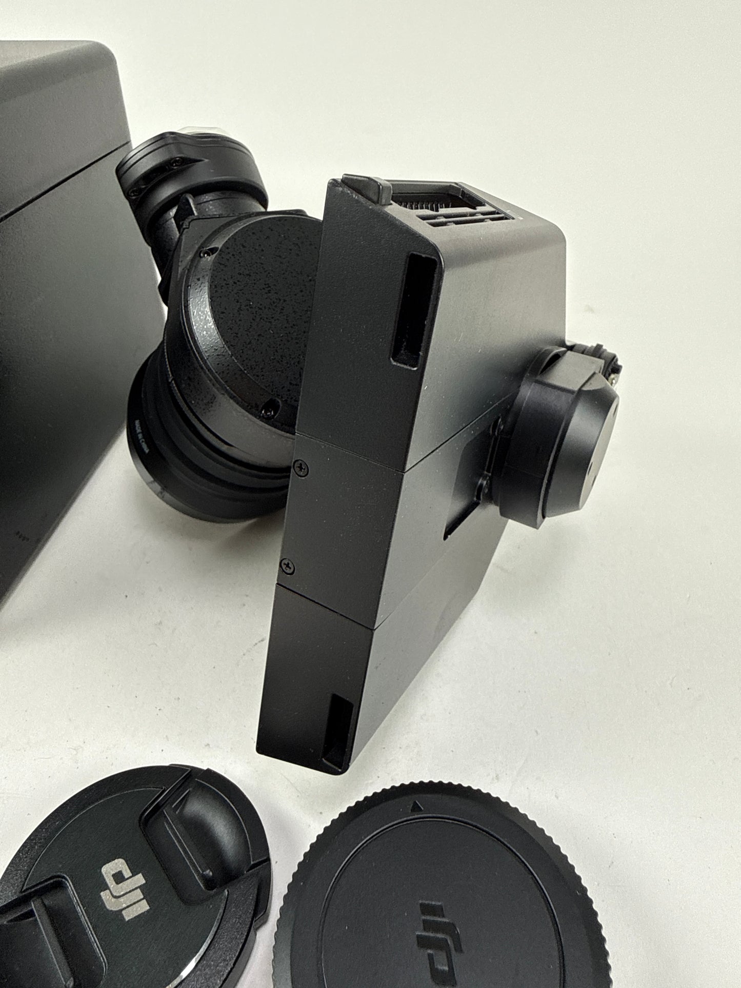 DJI Zenmuse X5R Camera and 3-Axis Gimbal w/ DJI 15mm f1.7 MFT ASPH Prime Lens