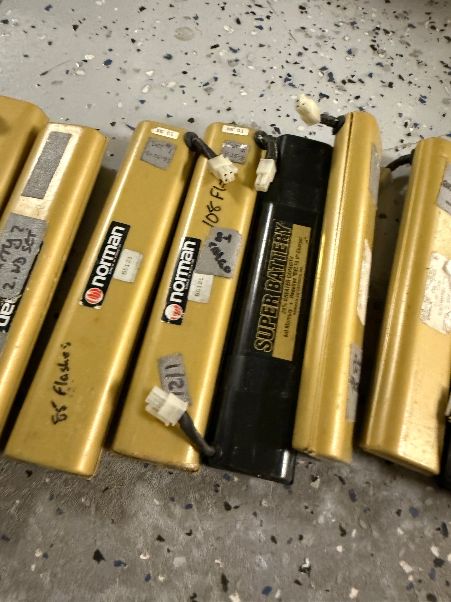 Norman Lighting Studio Flash battery lot super battery