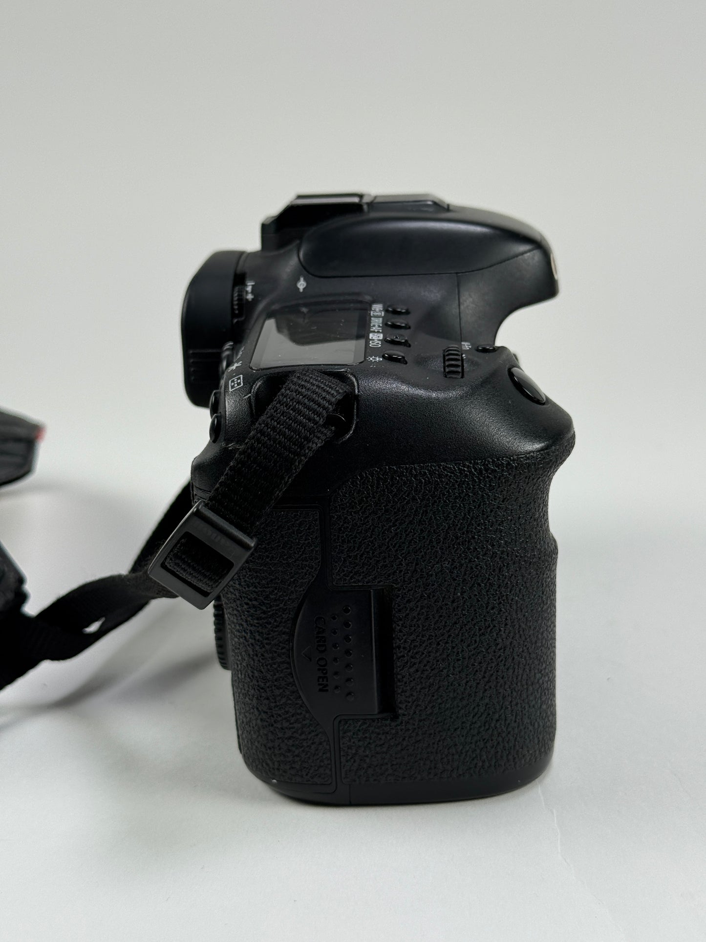 Canon EOS 7D mark II 20.2MP Digital SLR Camera Body