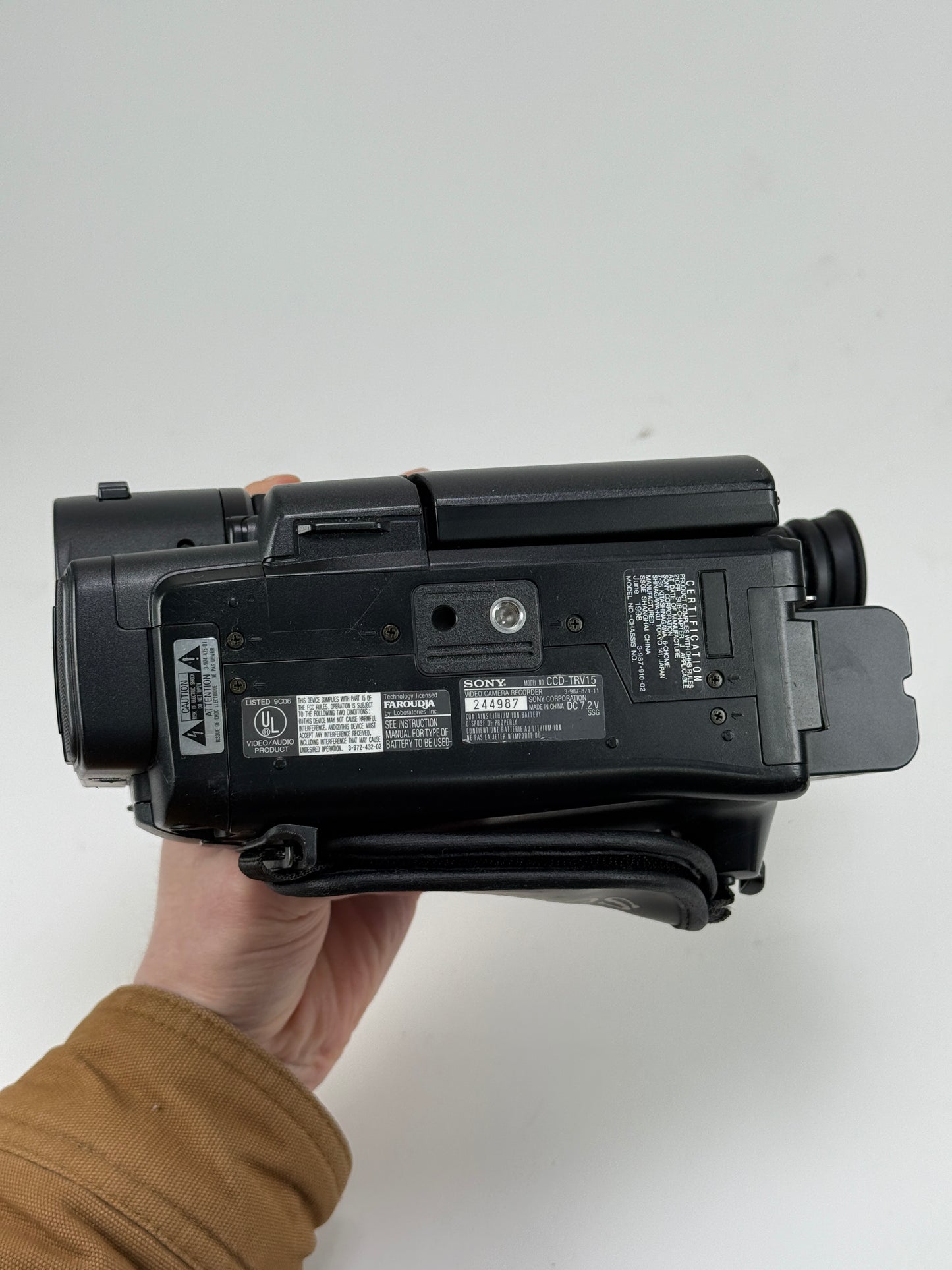 Sony Handycam Vision CCD-TRV15 Video 8 Camcorder 64x Digital Zoom LCD