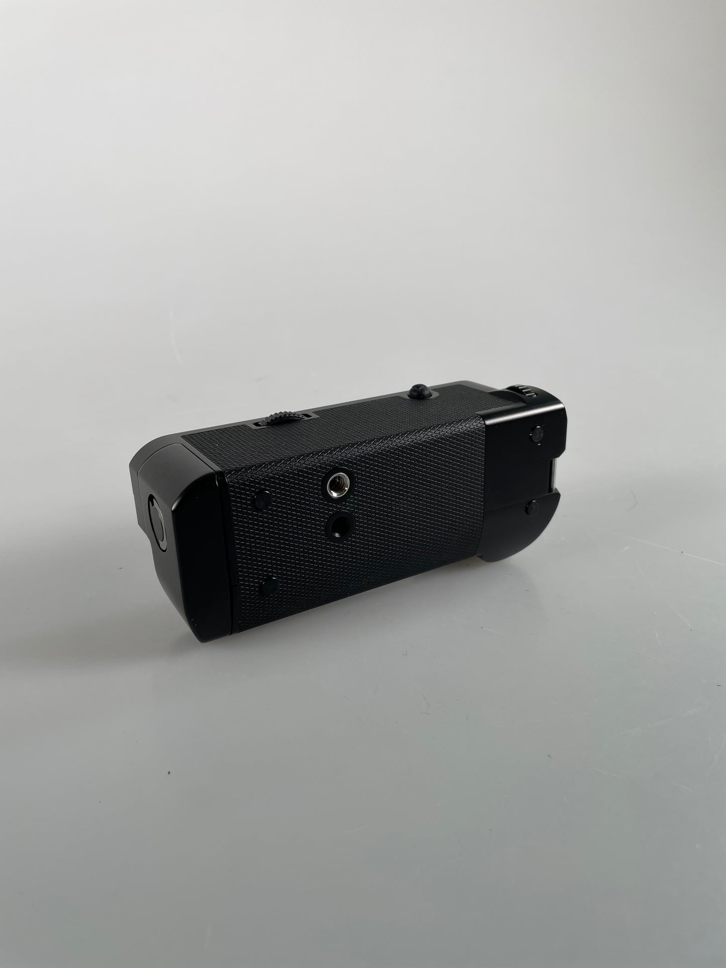 Leica HG-SCL4 Multifunction Handgrip for SL 16063