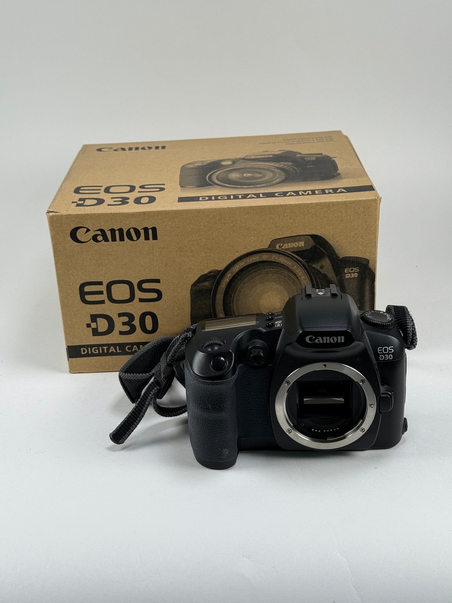 Canon EOS D30 3.1 MP Digital SLR Camera Body