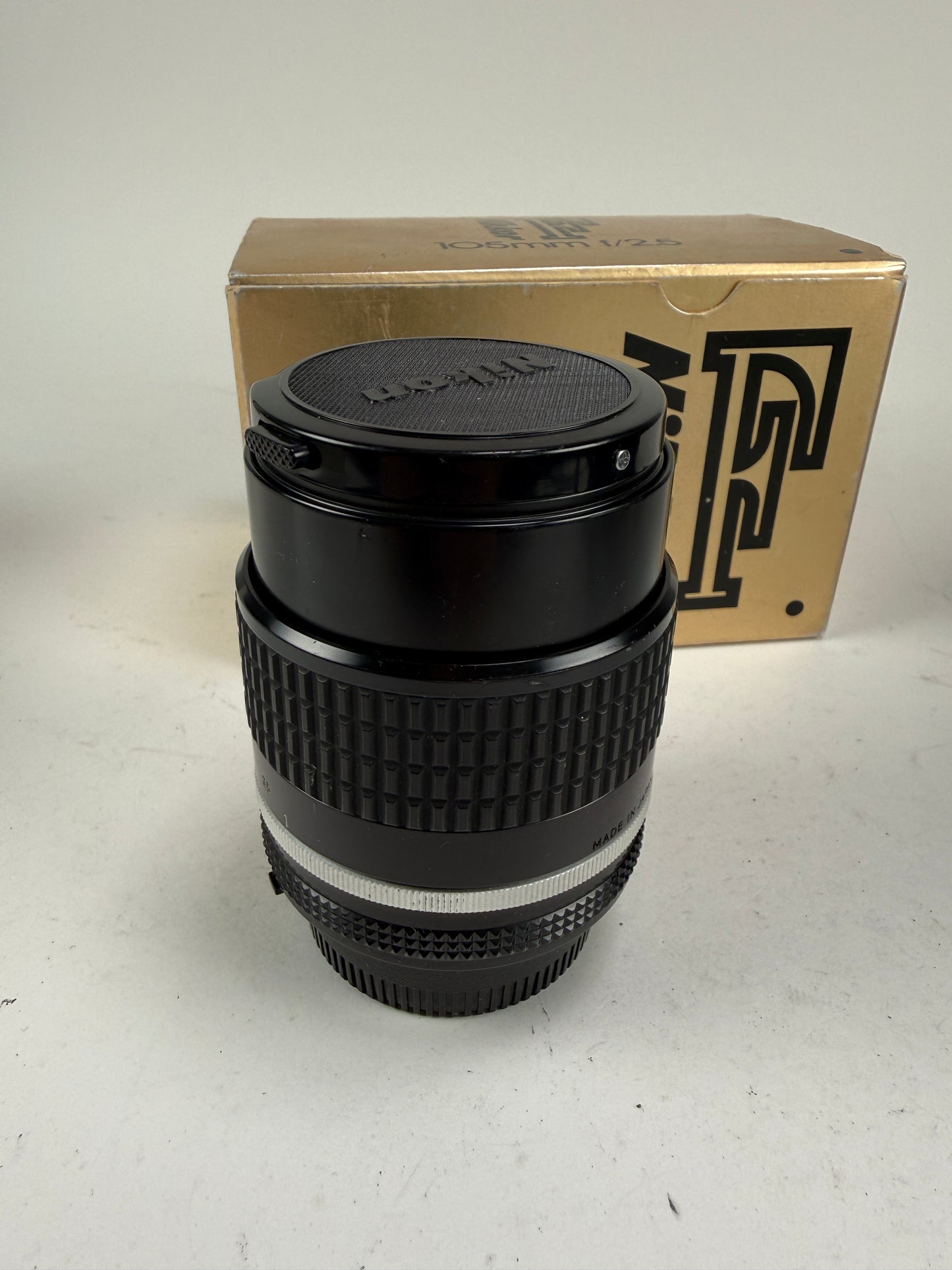 Nikon Nikkor 105mm f2.5 Ais Prime Manual Focus Portrait Lens
