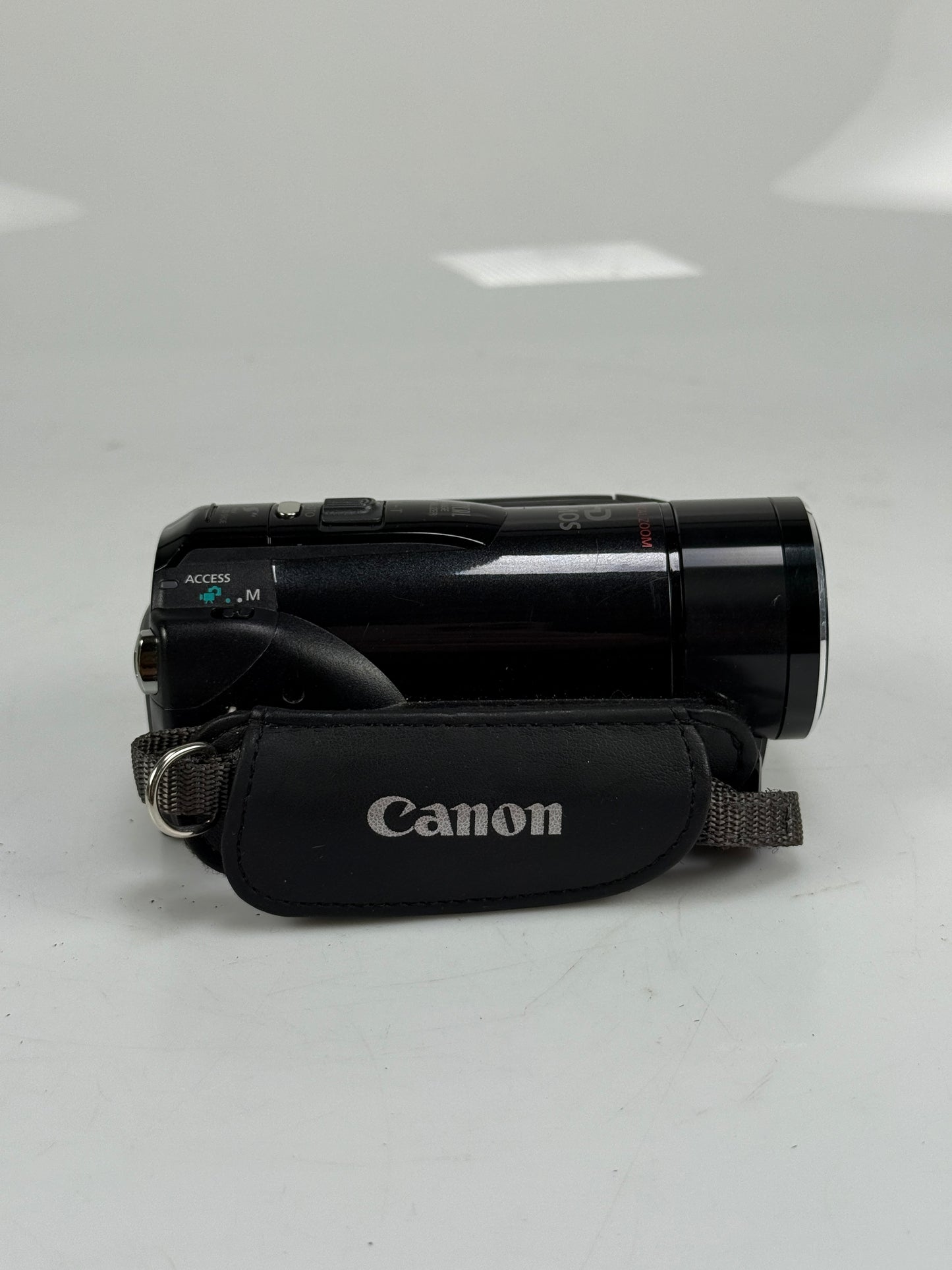 CANON Vixia HFM31 Full HD 15X Optical Zoom 32GB Built-In Storage camcorder