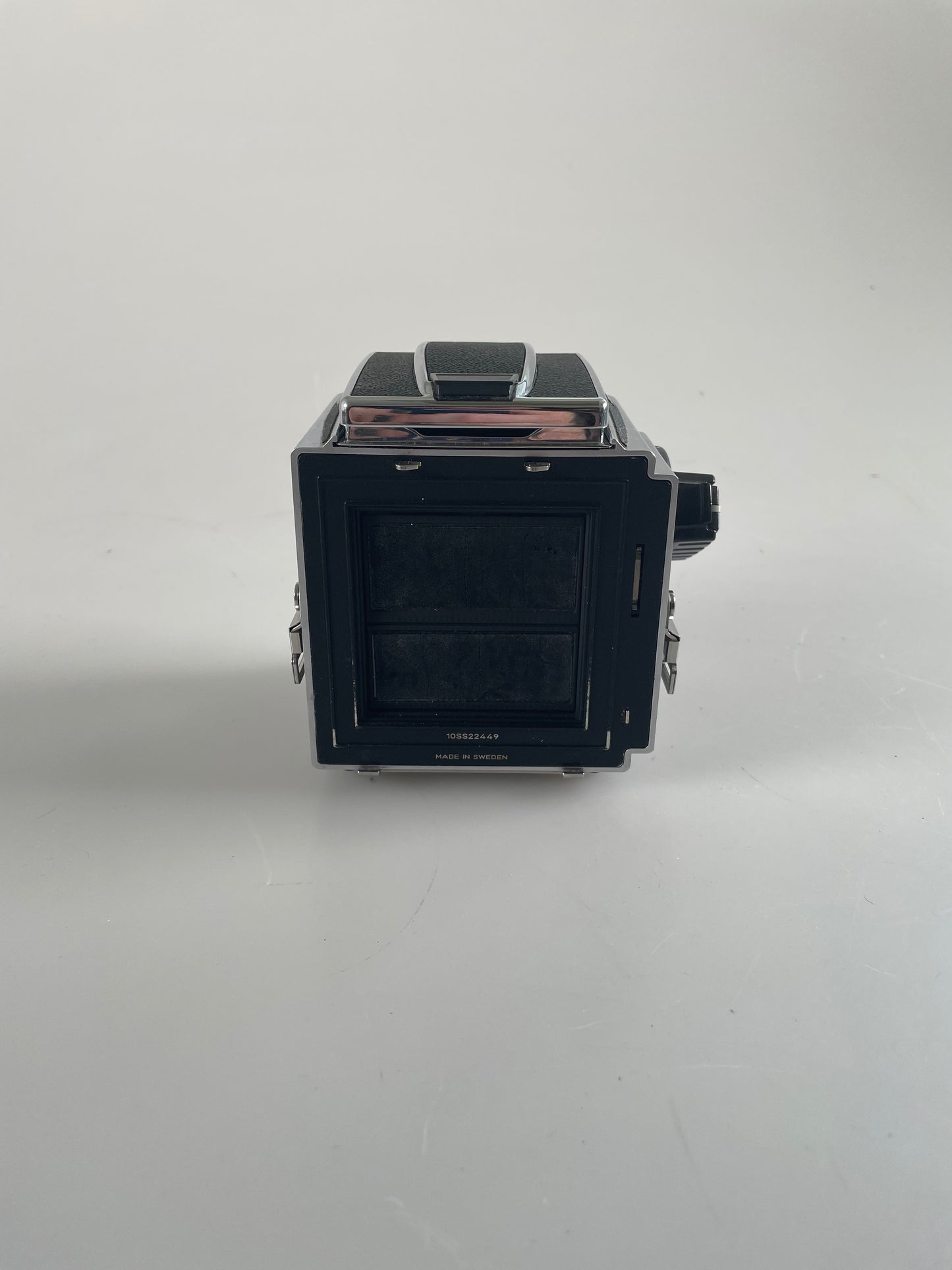 Hasselblad 501CM Medium Format Film Camera Body chrome, wlf waist level, acute focusing screen