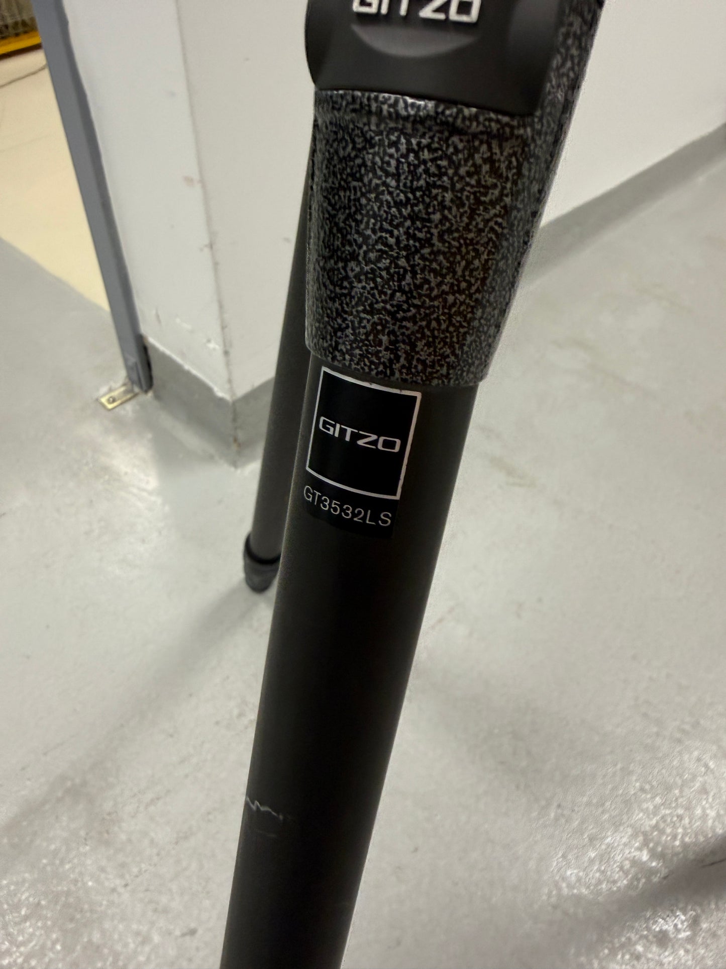 Gitzo GT3532LS Systematic Carbon Fiber Tripod Series 3 Long 3-Section