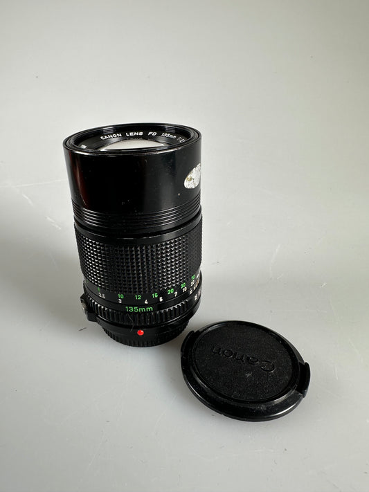 CANON FD 135mm F3.5 FD Mount Telephoto Prime Manual Lens