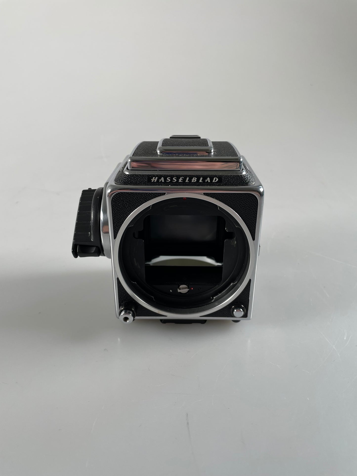 Hasselblad 501CM Medium Format Film Camera Body Chrome, wlf waist level, acute focusing screen