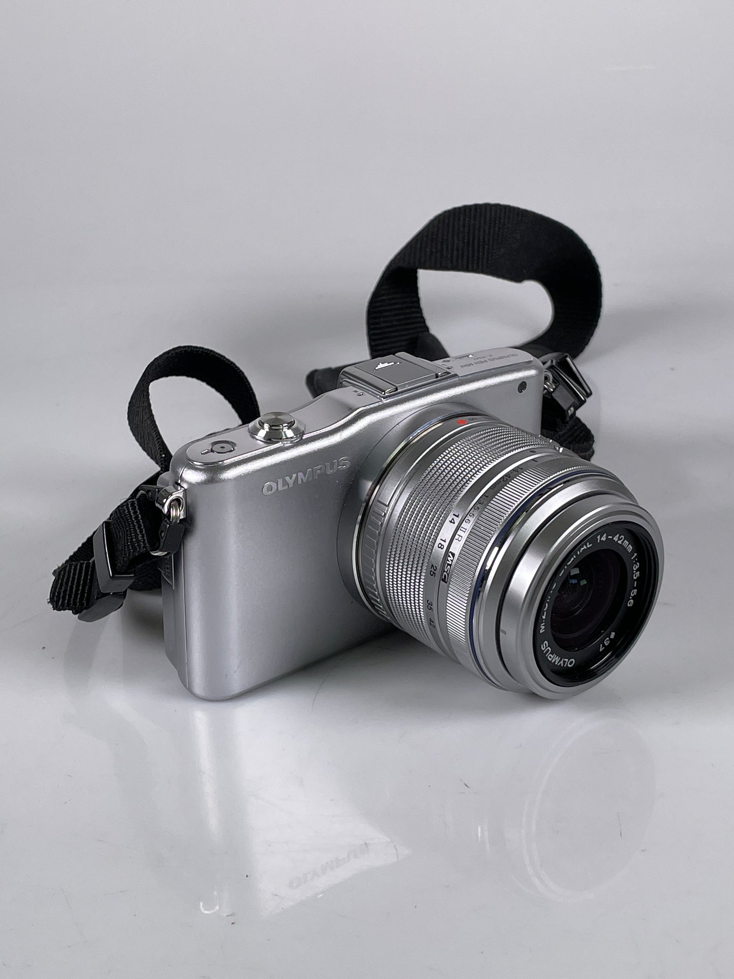 OLYMPUS PEN E-PM1 Mirrorless DSLR Camera + 14-42mm Lens kit white