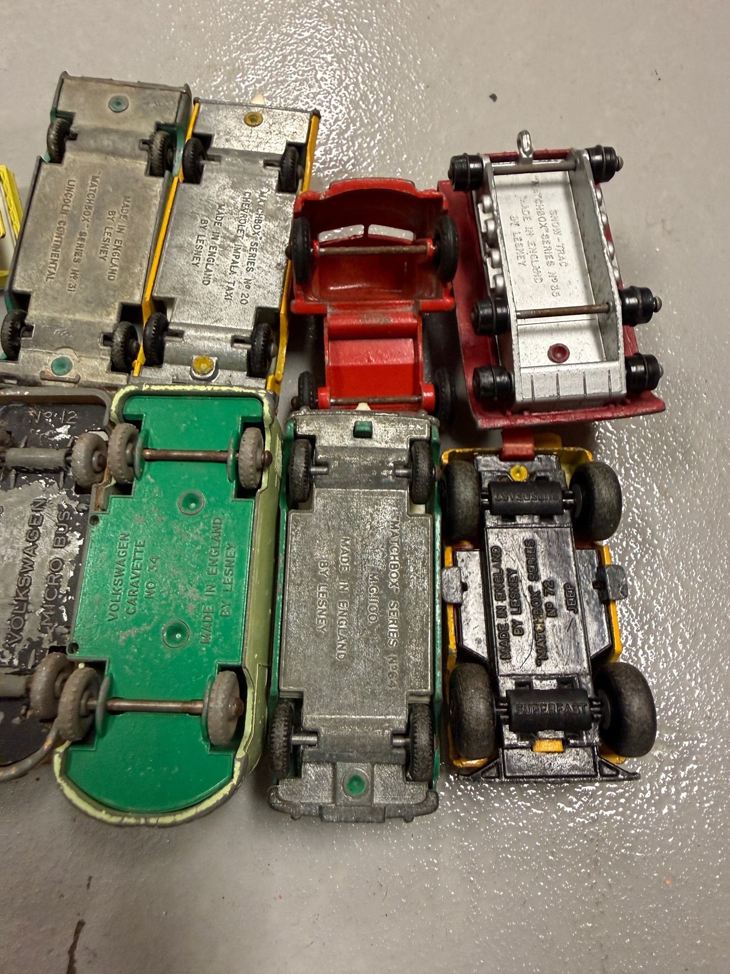 Vintage Lesney Matchbox, hot wheel car lot of 29 vehicle toys