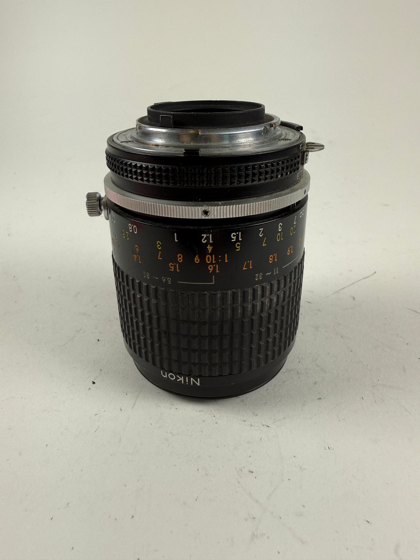 Nikon Ai-s AIS Micro Nikkor 105mm f2.8 Lens