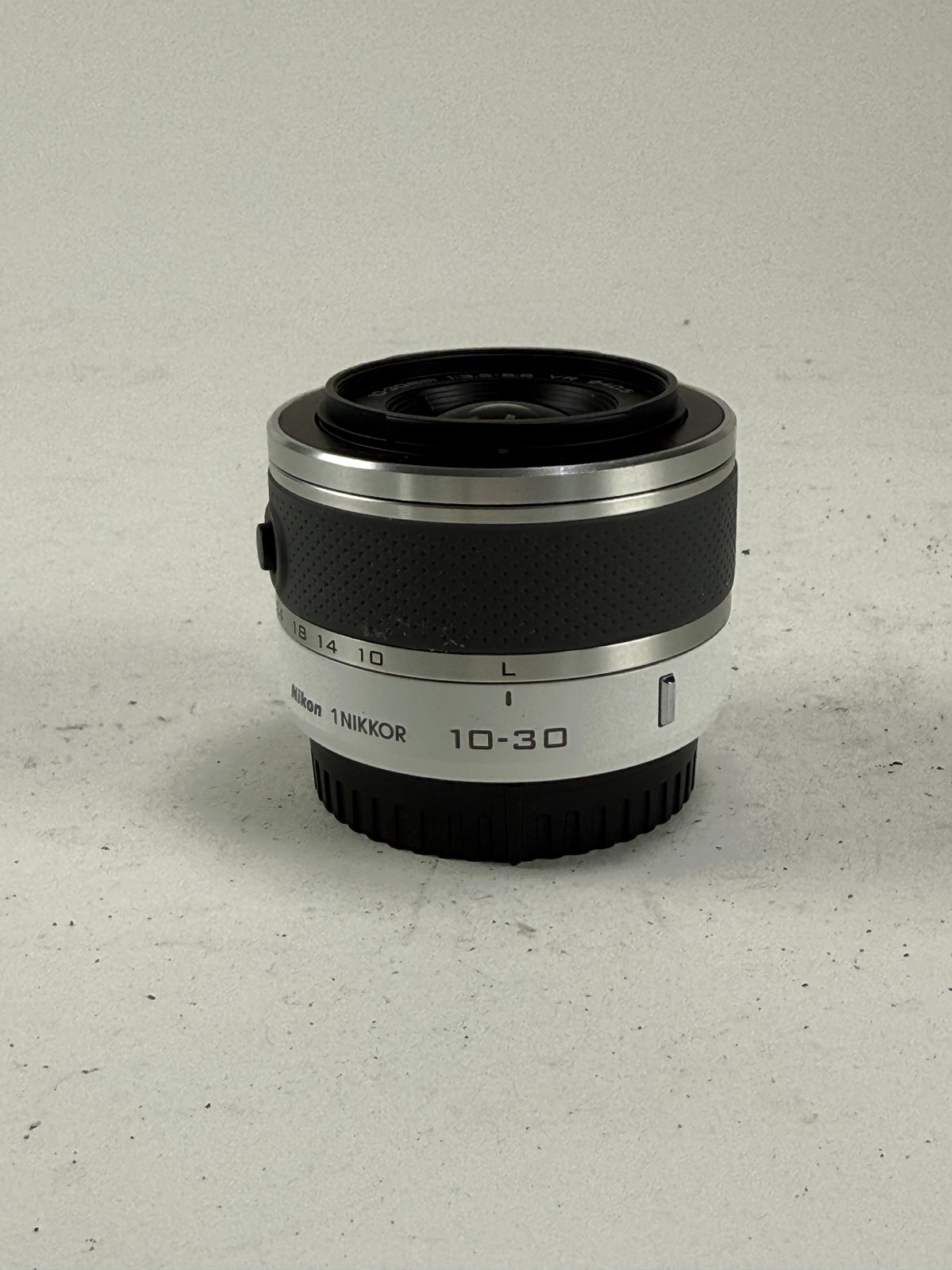 Nikon 1 Nikkor 10-30mm f3.5-5.6 VR IF ASPH Lens white