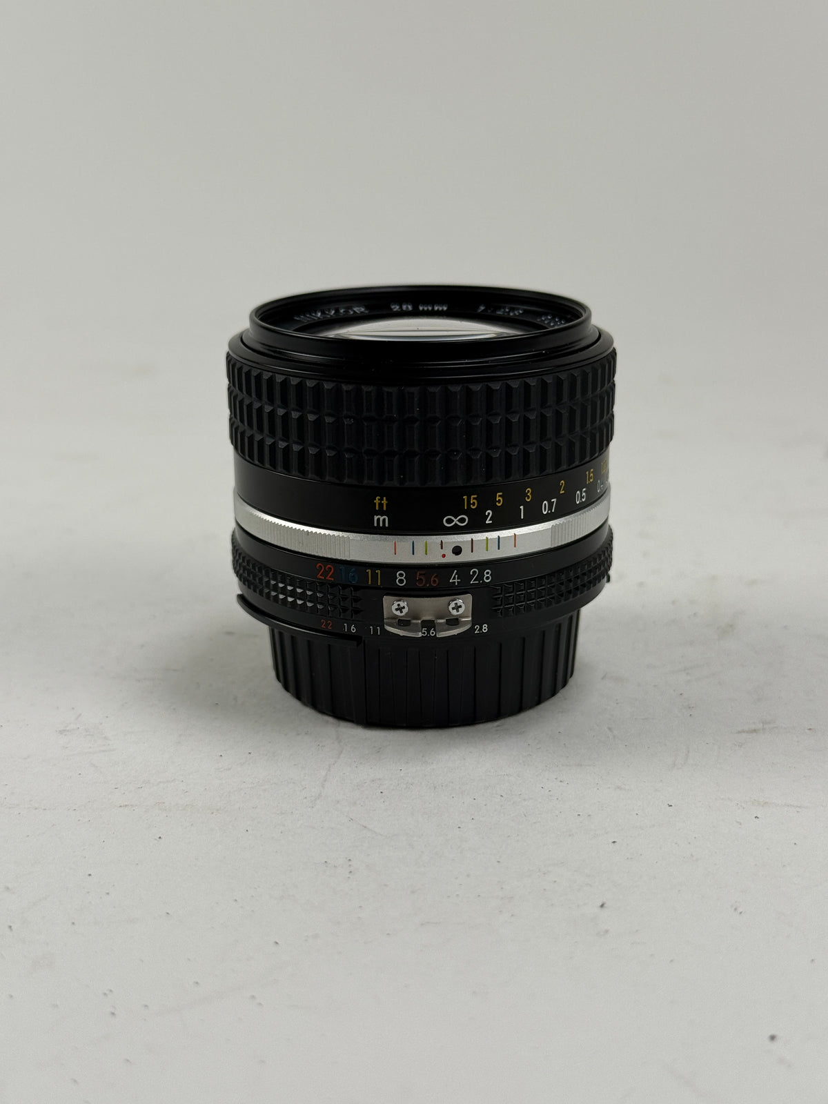 Nikon Ai-s ais Nikkor 28mm f2.8 Wide Angle MF Lens