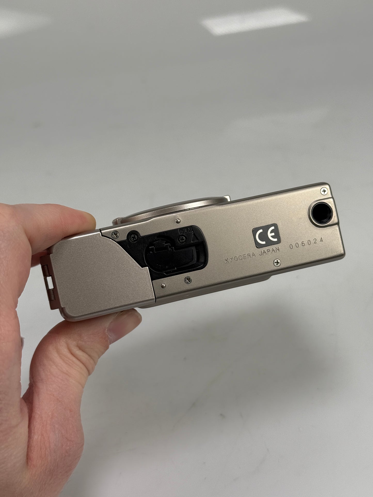 Contax Tix Carl Zeiss 28mm f2.8 Point＆Shoot APS Film Camera