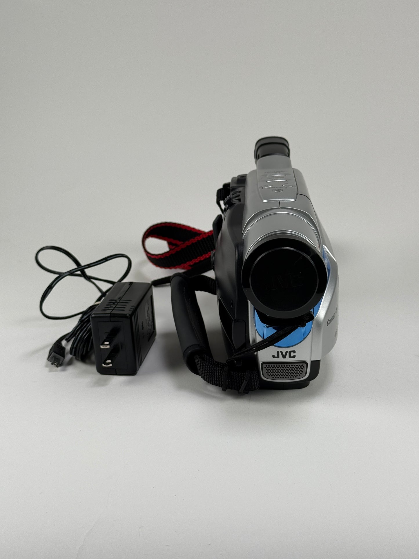 JVC GR-AXM18U Compact VHS-C Camcorder Bundle with power supply
