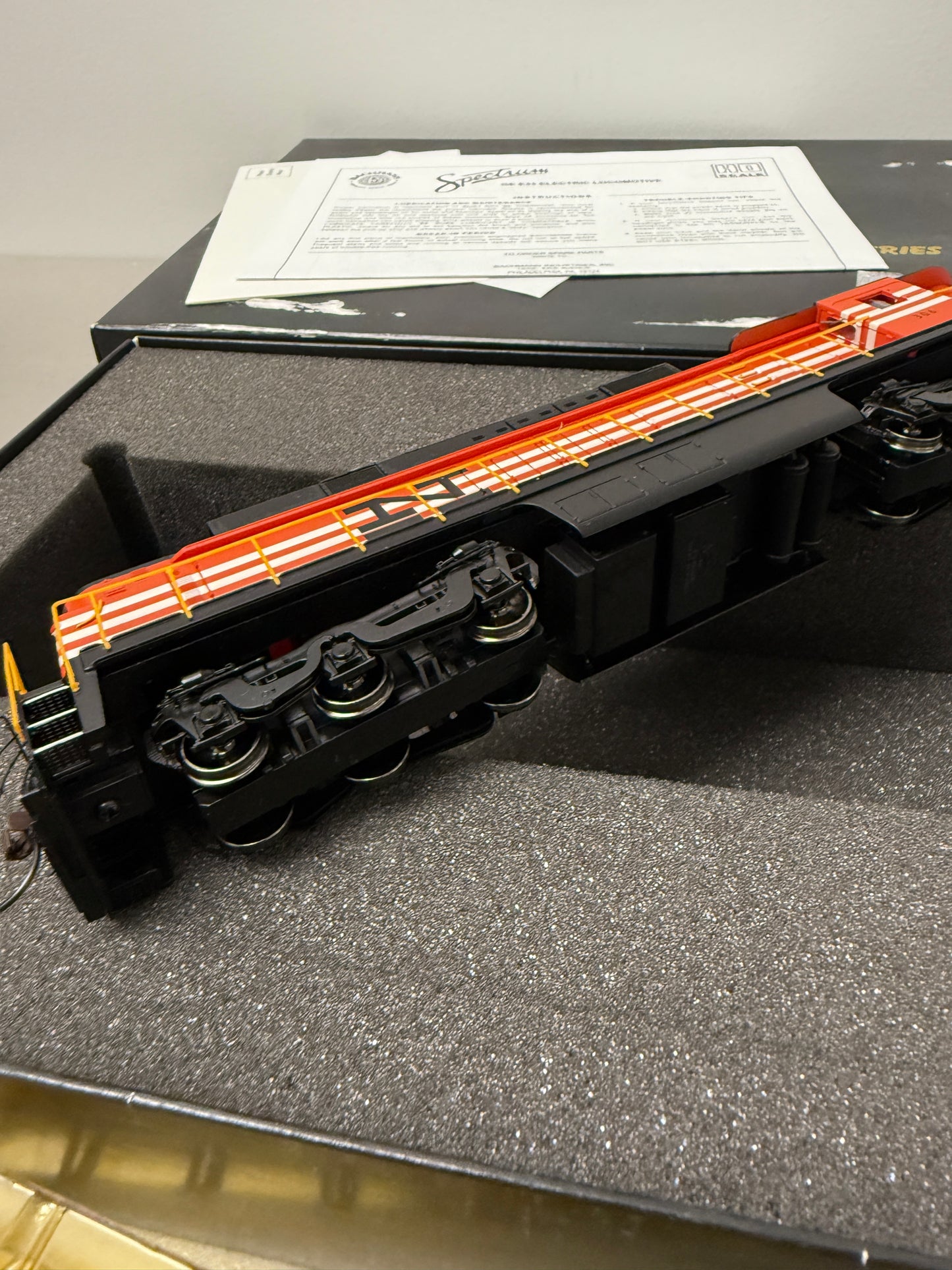 Bachmann spectrum GE E33 ELECTRIC LOCOMOTIVE NEW HAVEN #306 HO scale