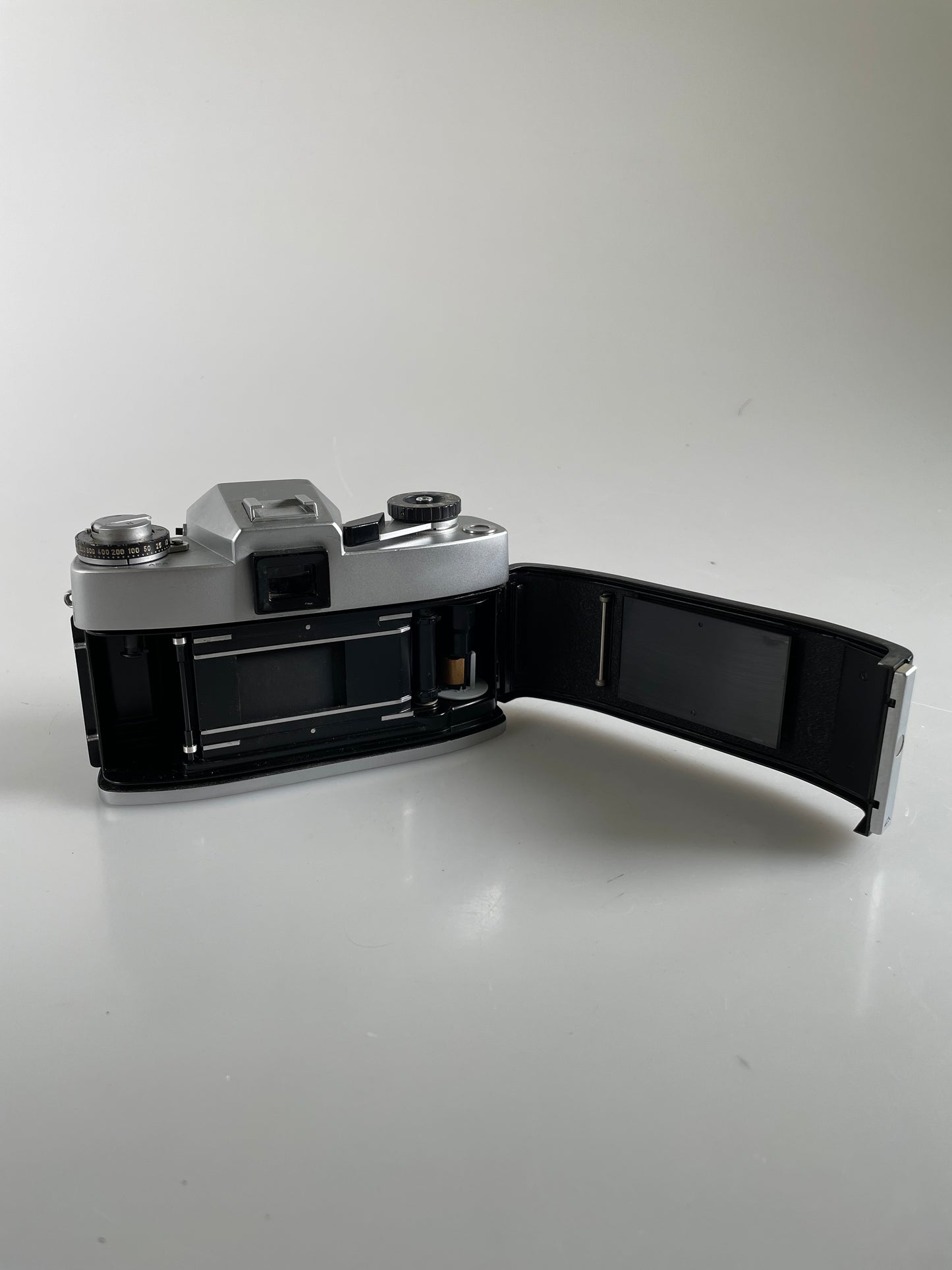 Leicaflex SL Chrome Body 35mm film camera