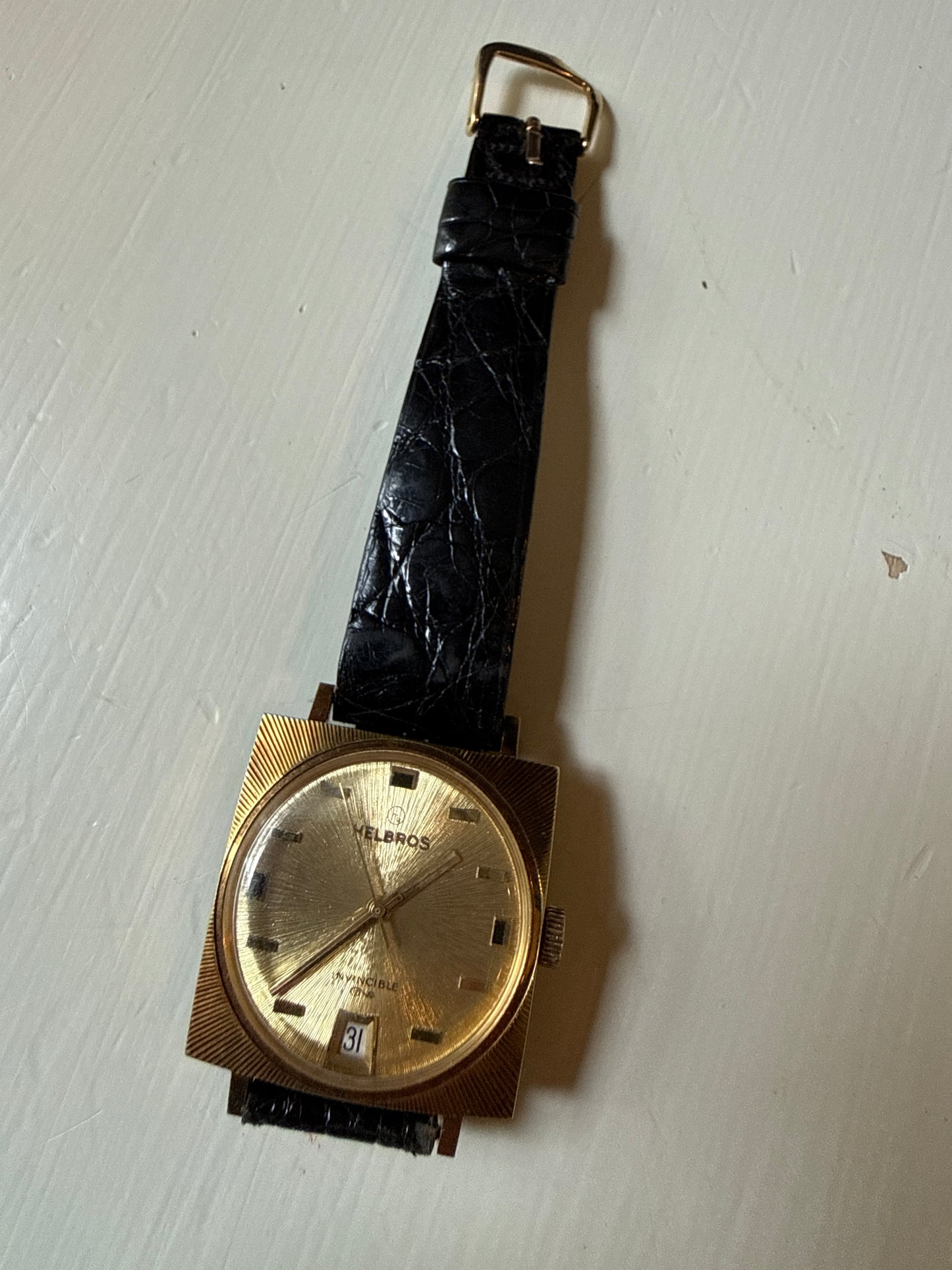 Vintage Helbros Invincible Date 17 Jewel Gold Sunburst Dial & Case Men’s Watch