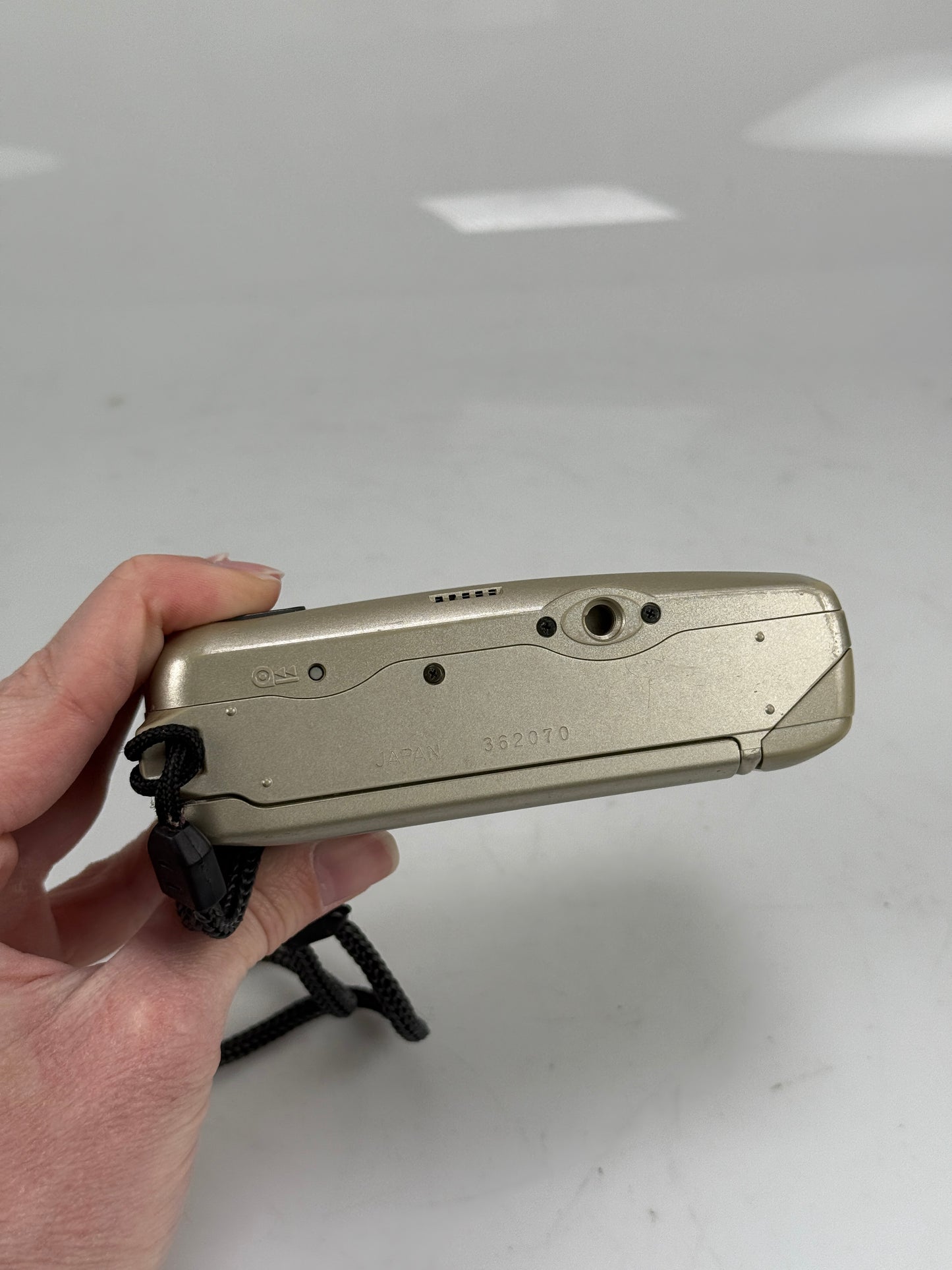 Yashica T4 Super T* Carl Zeiss 35mm F3.5 Len Camera Silver Chrome super scope