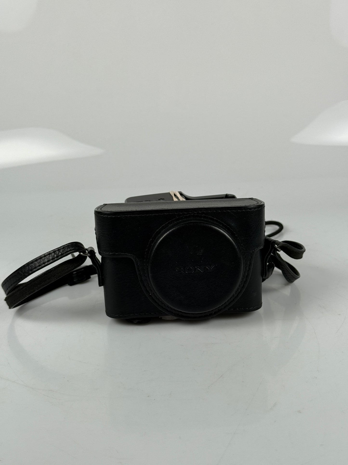 Sony Cyber-shot DSC-RX100 VI 20.1MP Digital Camera 24-200mm Lens, case