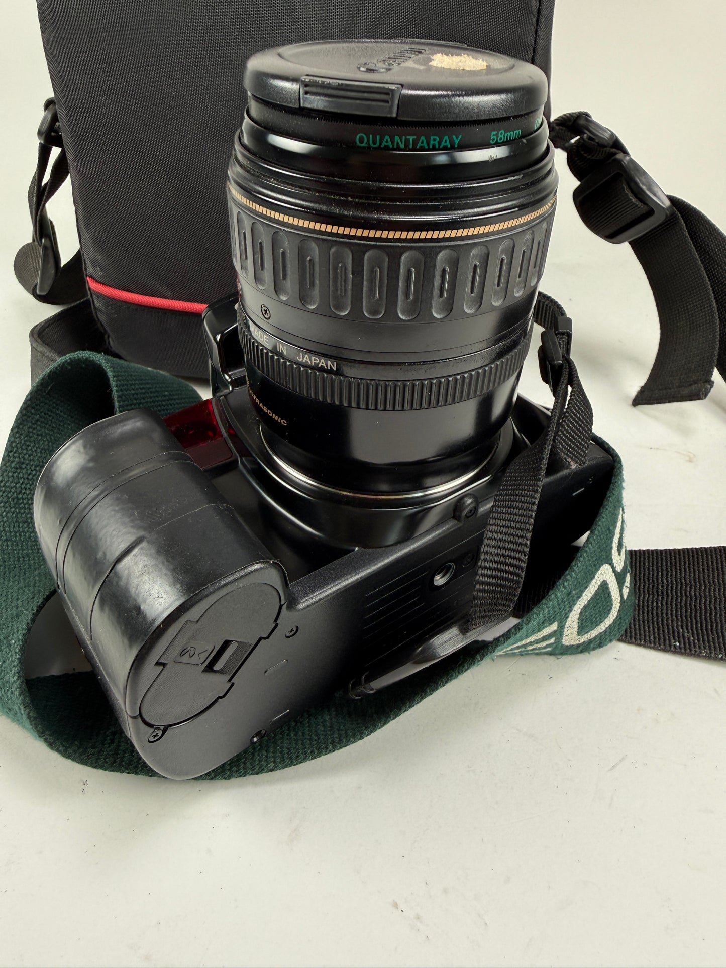 Canon EOS ELAN Film SLR Camera w/ 28-80mm f3.5-5.6 EF lens