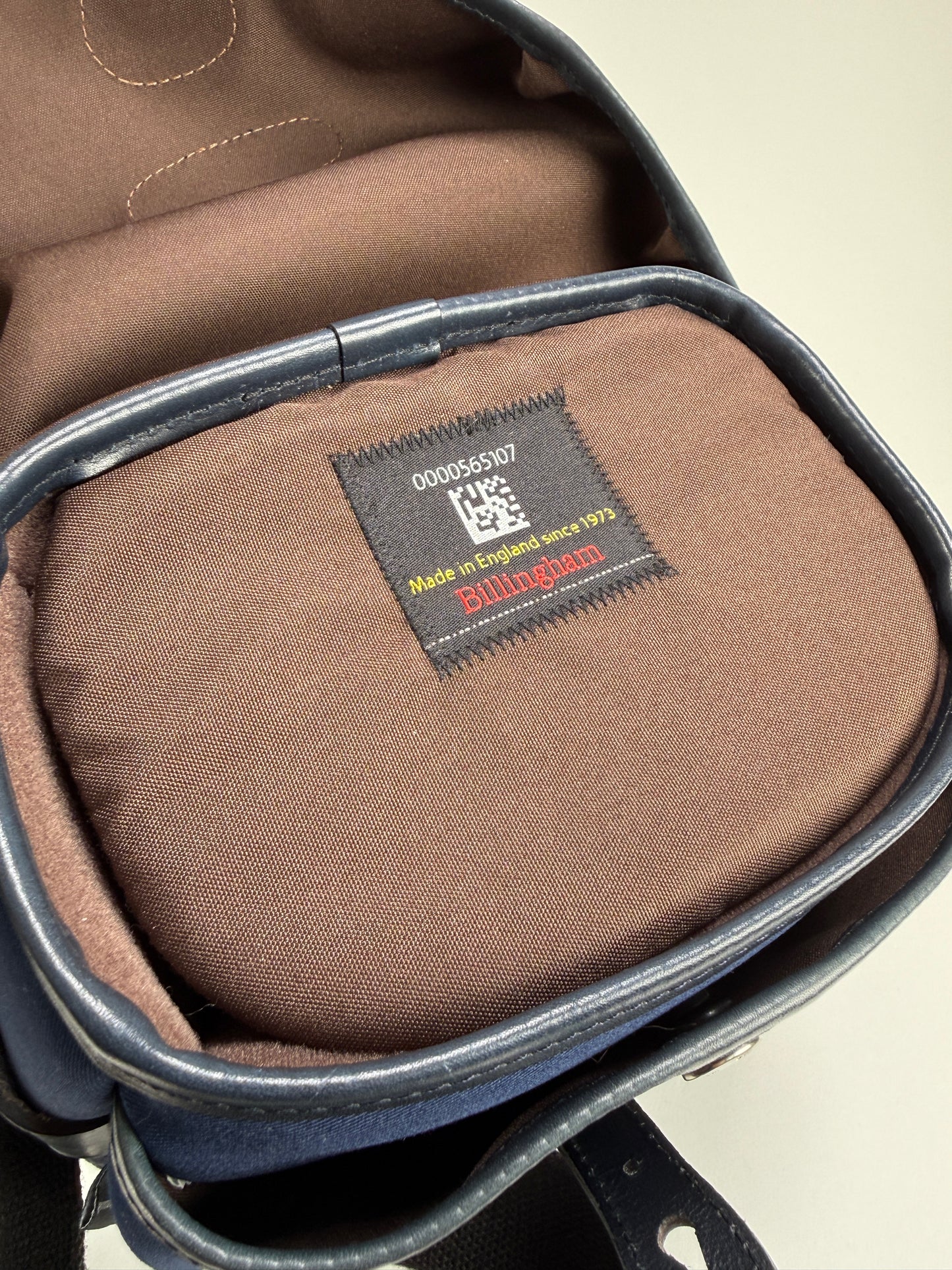 Billingham Hadley Digital Camera Bag (Navy Canvas /black Leather) limited