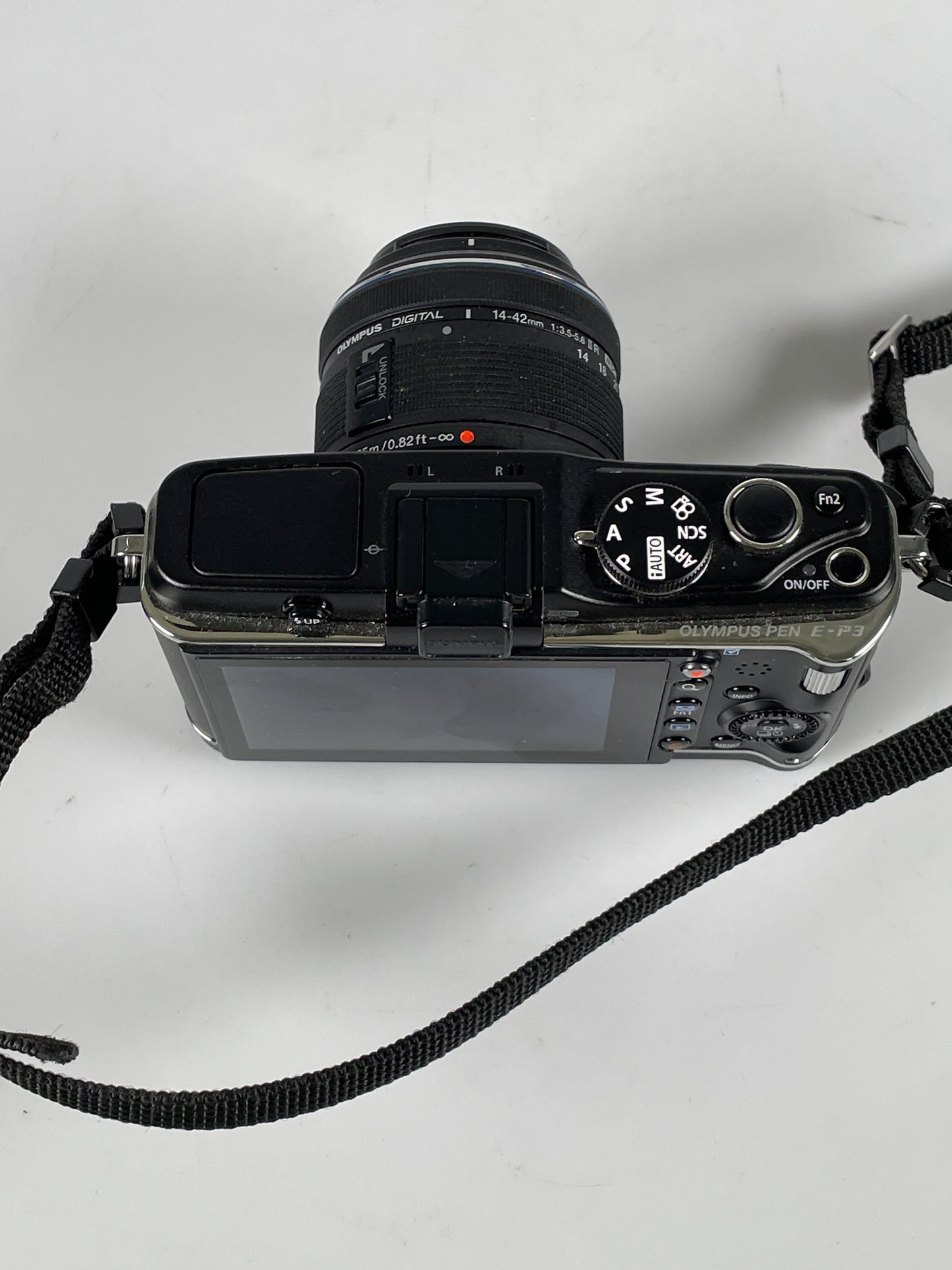 OLYMPUS PEN E-P3 12.3 MP Mirrorless DSLR Camera + 14-42mm Lens kit black