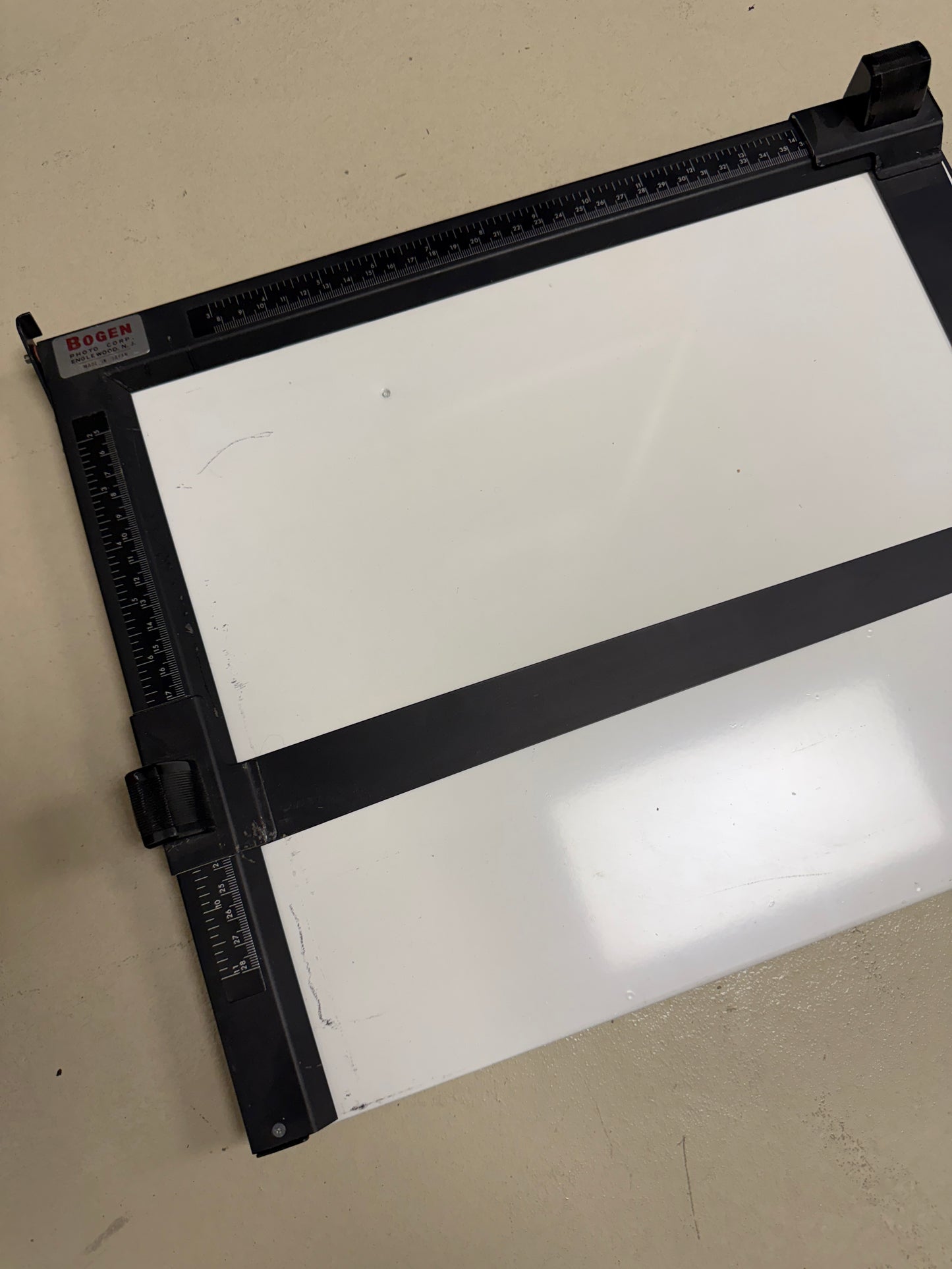 Bogen Vintage Darkroom Photo Printing Easel 11x14 Adjustable Blades