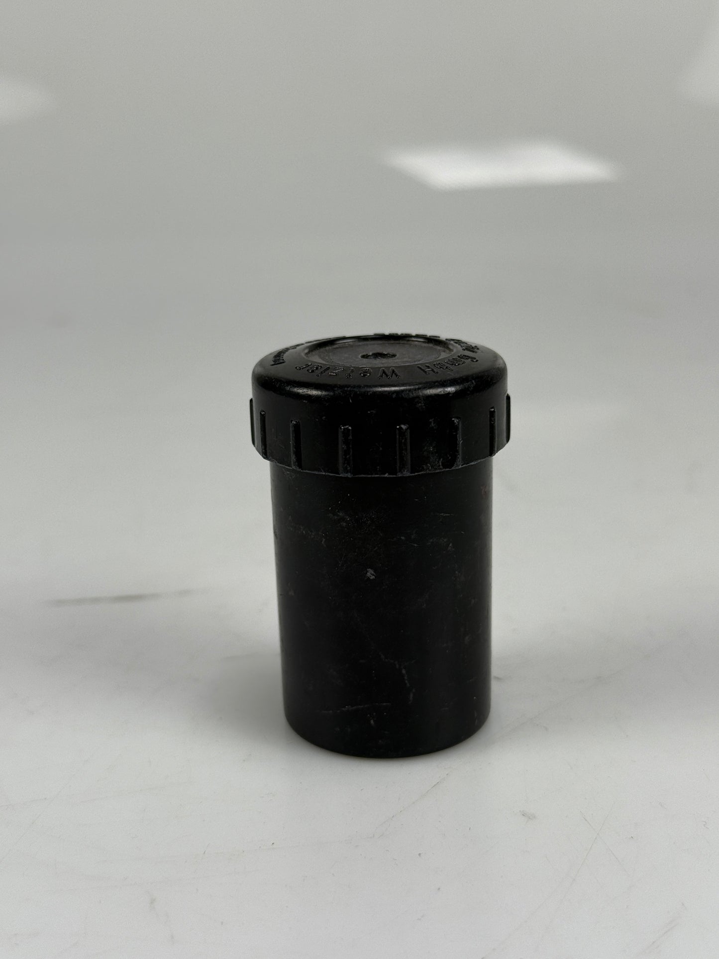 Leica DRXOO 35mm Reloadable Film Cassette w/ Canister