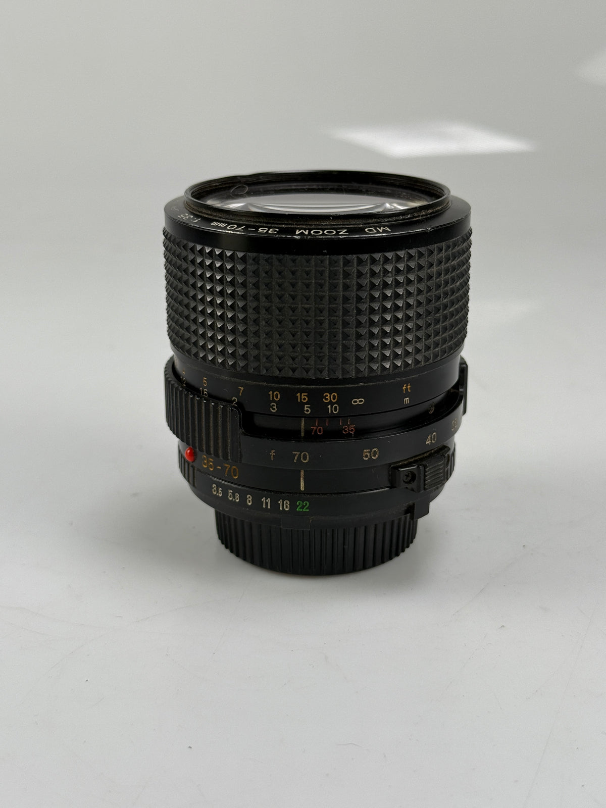 Minolta MD Zoom 35-70mm f3.5 MF Zoom Macro Lens ()