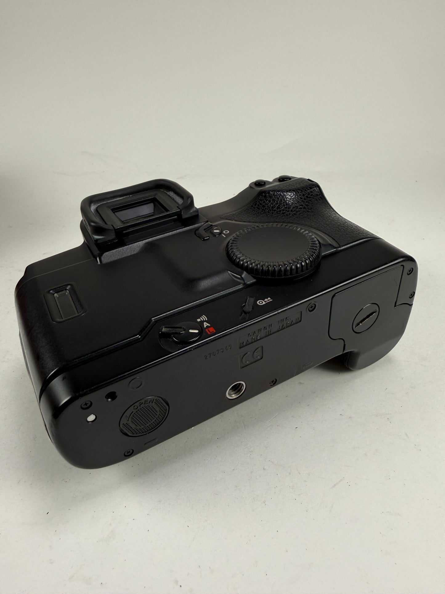 Canon EOS-3 EOS 3 35mm SLR Film Camera Body