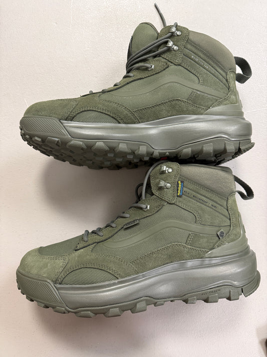 VANS Mens Size 11.5 MTE Gore Tex Green Boots Waterproof