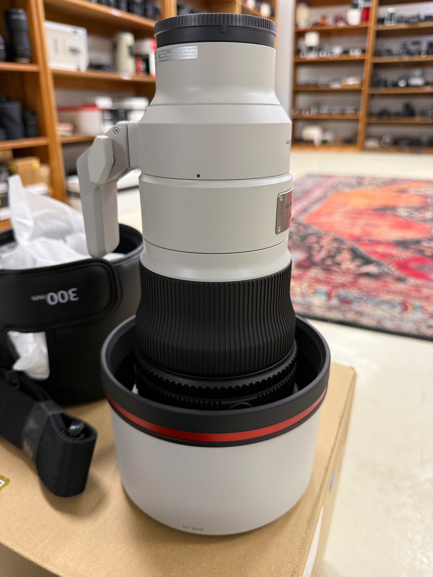 Sony FE 300mm F2.8 GM OSS Full-frame Telephoto Prime G Master Lens