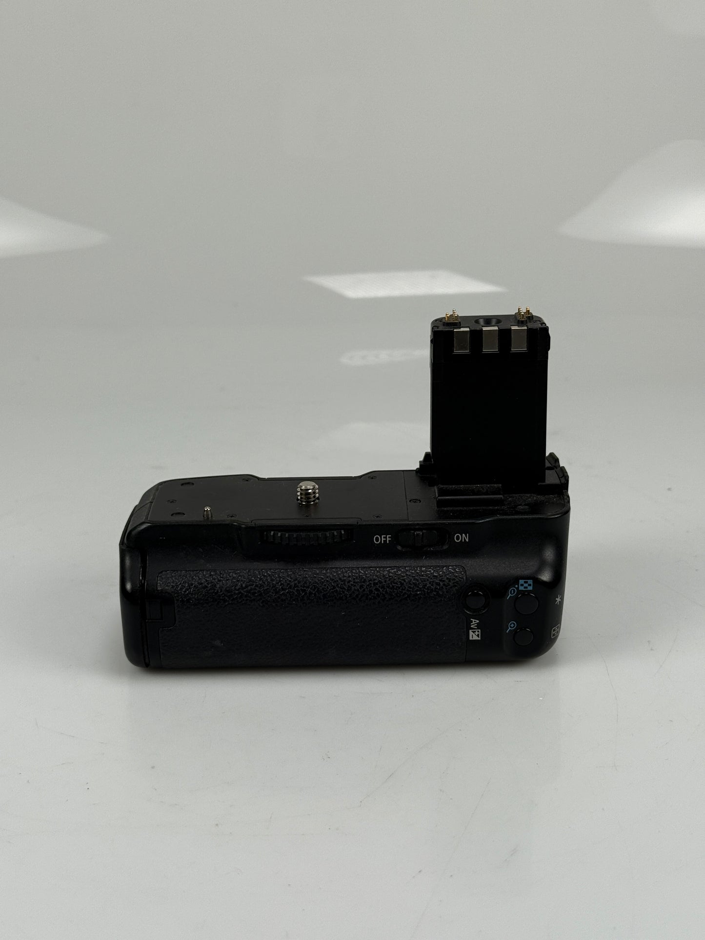 Canon BG E3 AA Battery Grip for EOS Rebel XTi & XT Digital Cameras