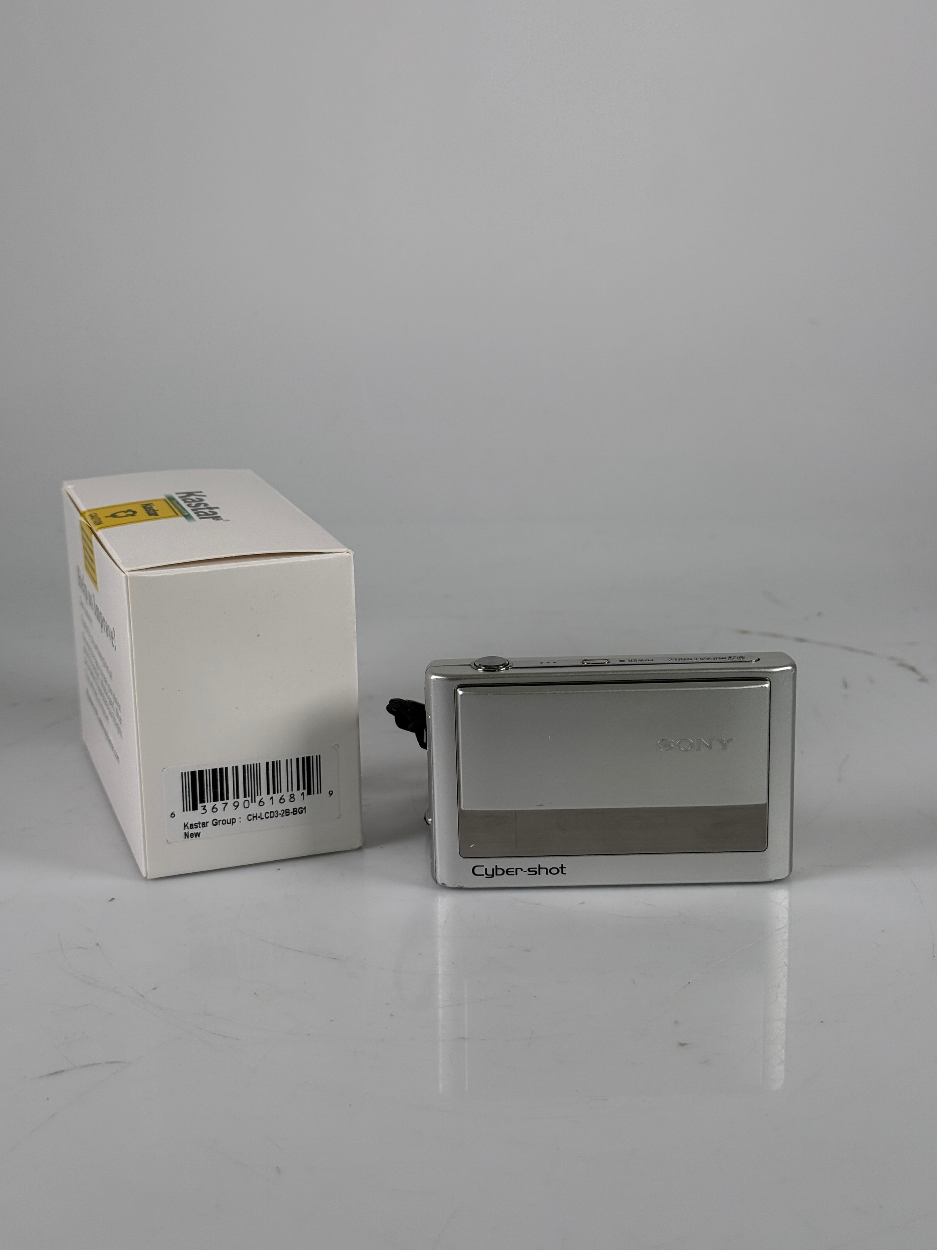 Sony Cybershot DSC-T20 8.1MP Digital Camera with 3x Optical Zoom